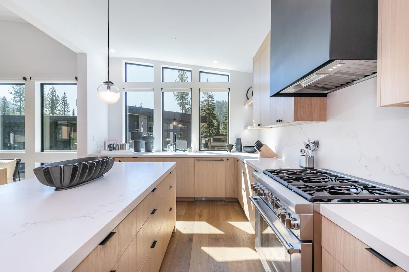 Olympic Valley, California, USA — 4-Bed House With Hot Tub 2