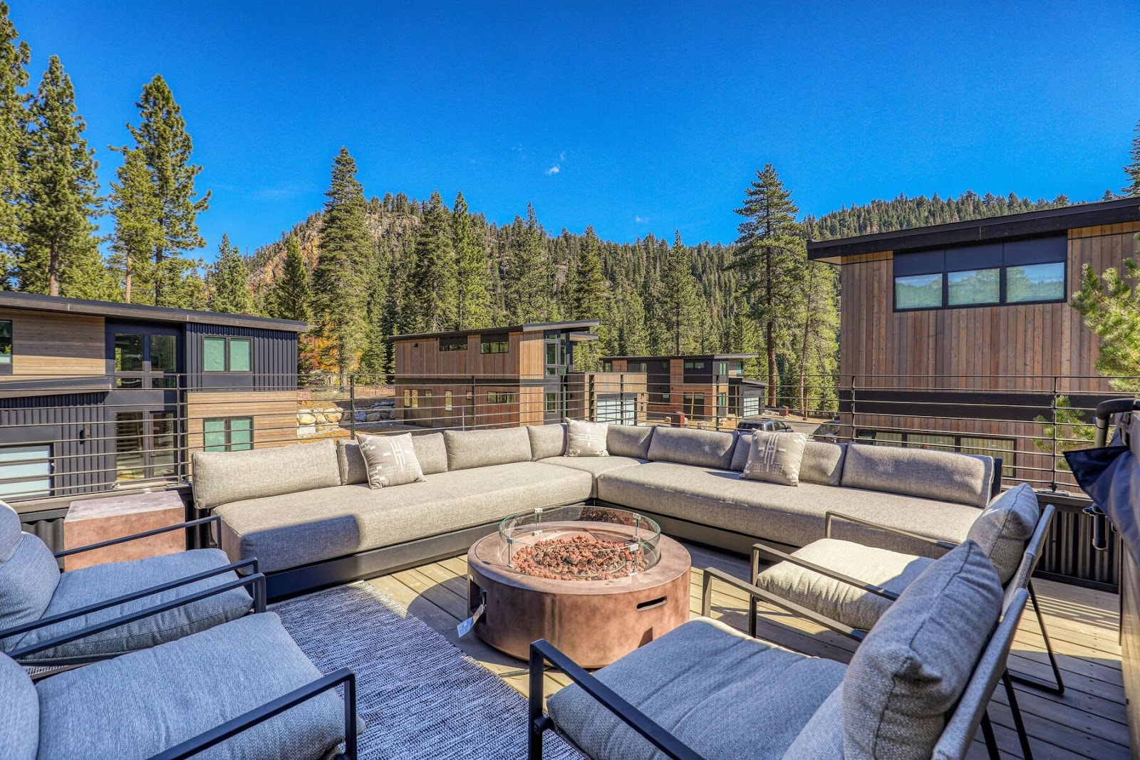 Olympic Valley, Californie, États-Unis — Maison avec 4 chambres et jacuzzi — photo 3