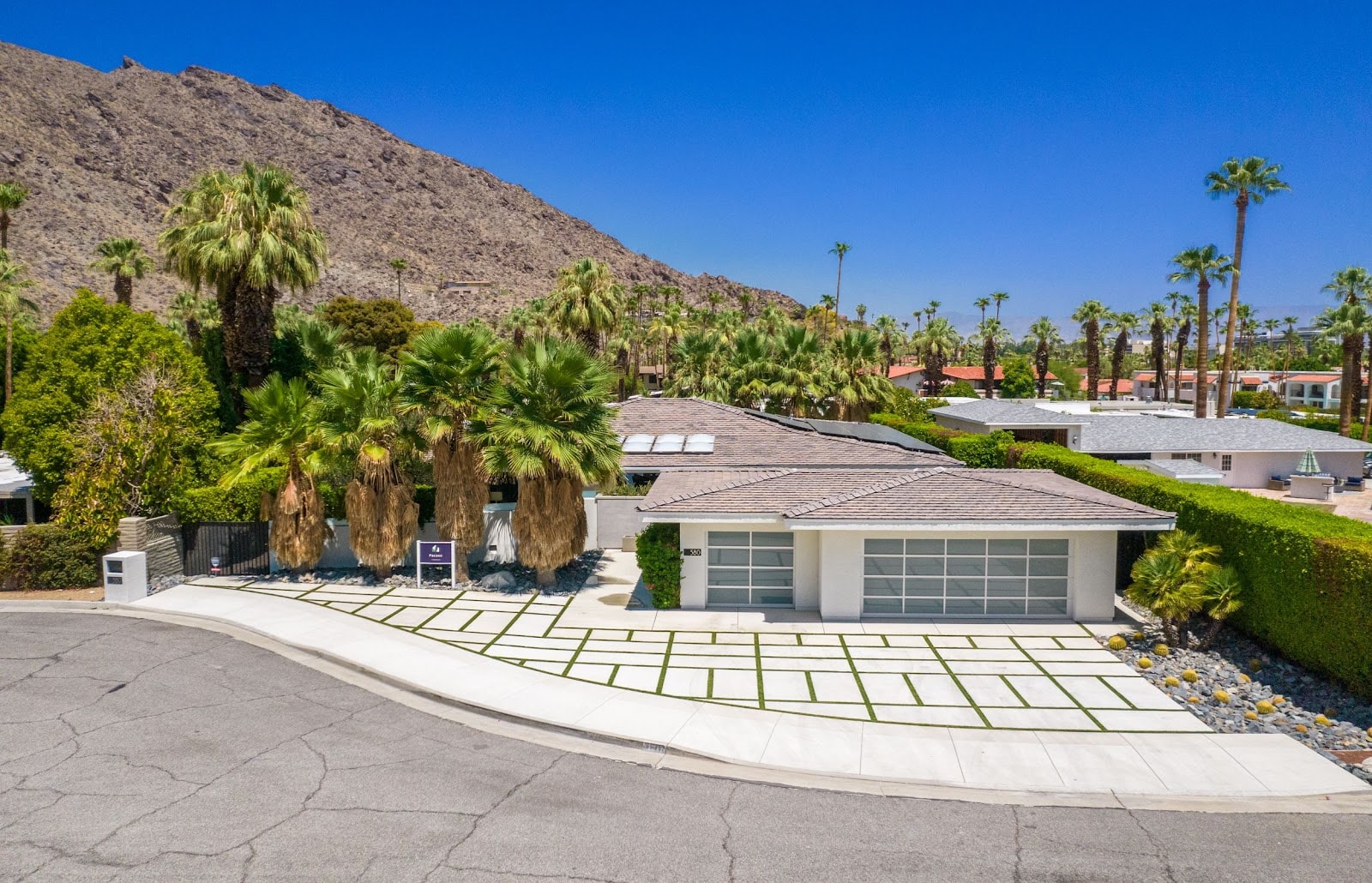 Palm Springs, Californien, USA — Hus med 4 soveværelser og pool 3
