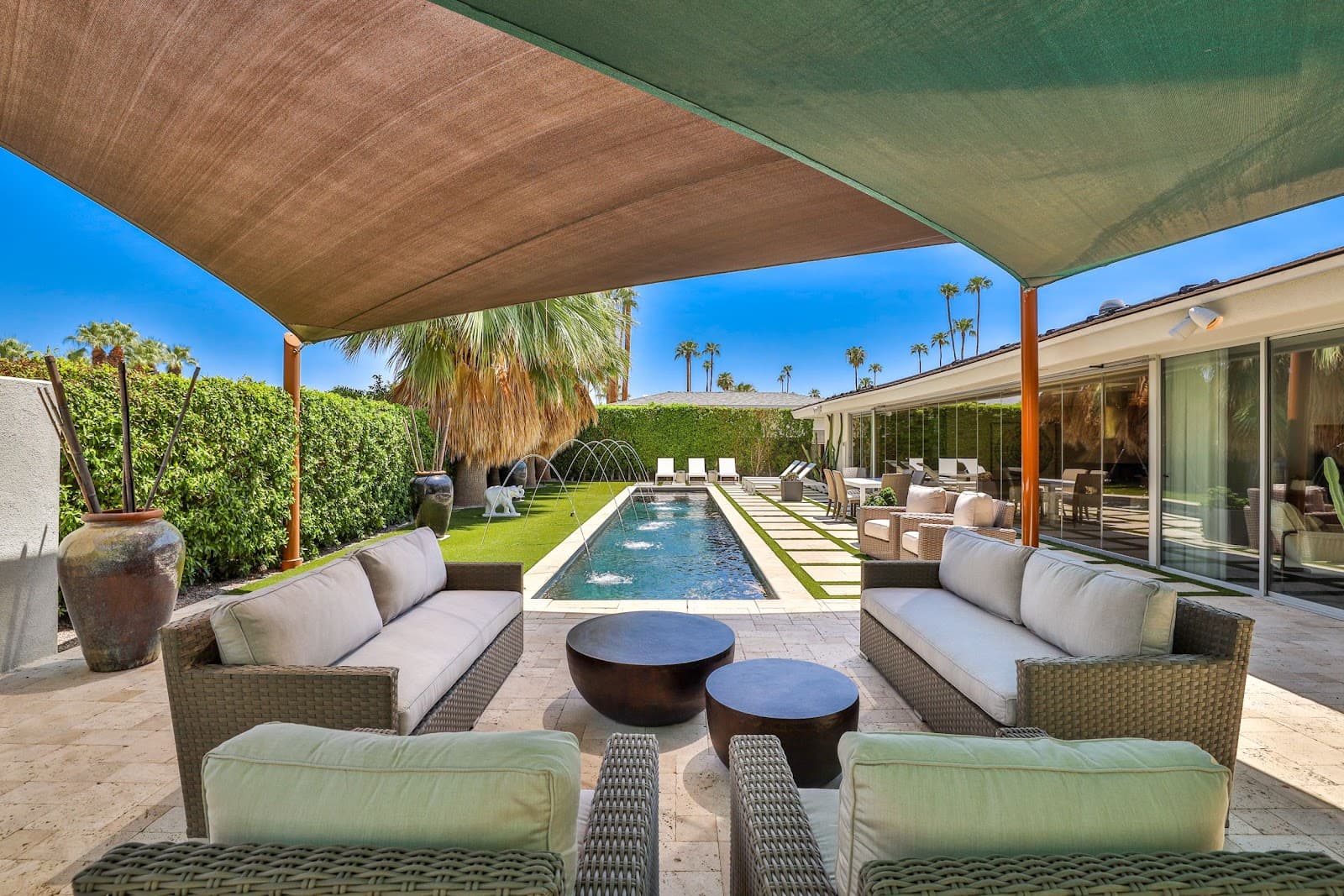 Palm Springs, California, USA — 4-Bed House With Pool