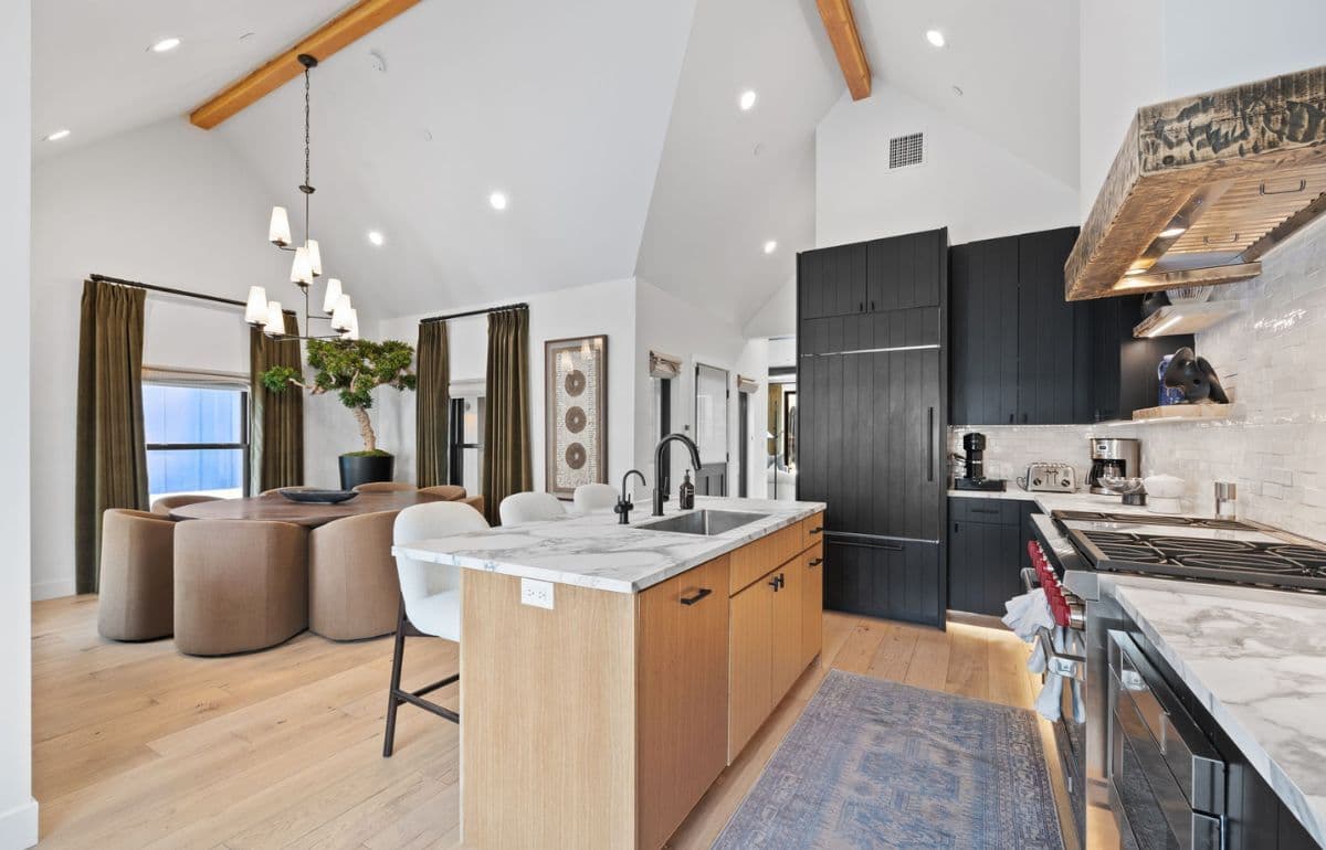 Park City, Utah, USA — 4-Bed House With Hot Tub