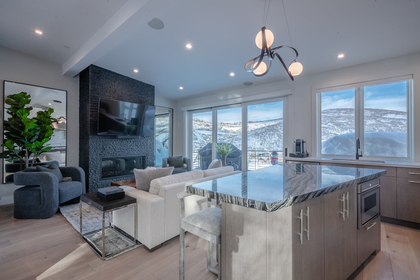 Park City, Utah, USA — 4-Bed House With Hot Tub