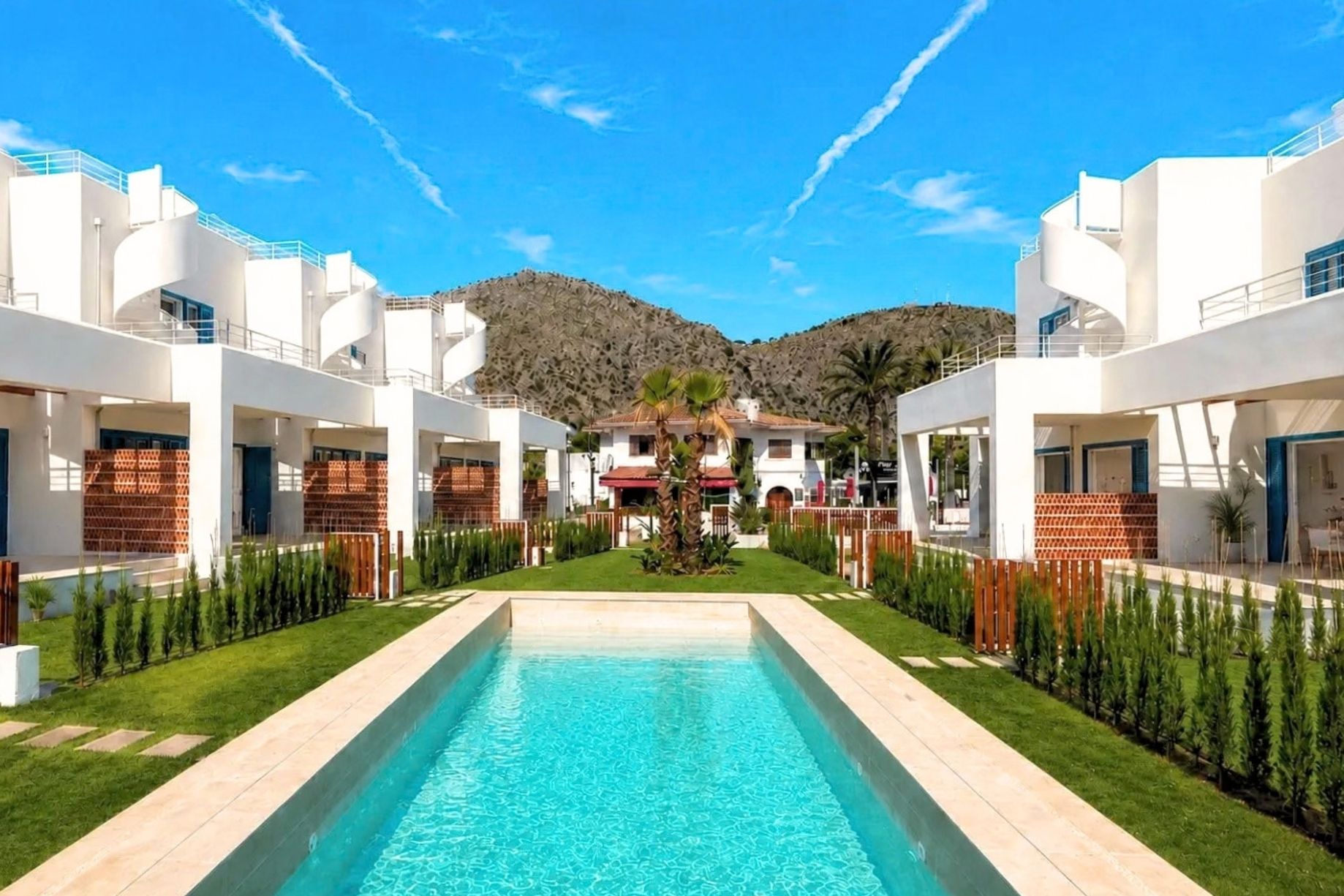 Playa d'Alcúdia, Majorque, Espagne — Maison de ville de 3 chambres avec toit-terrasse privé et piscine 2