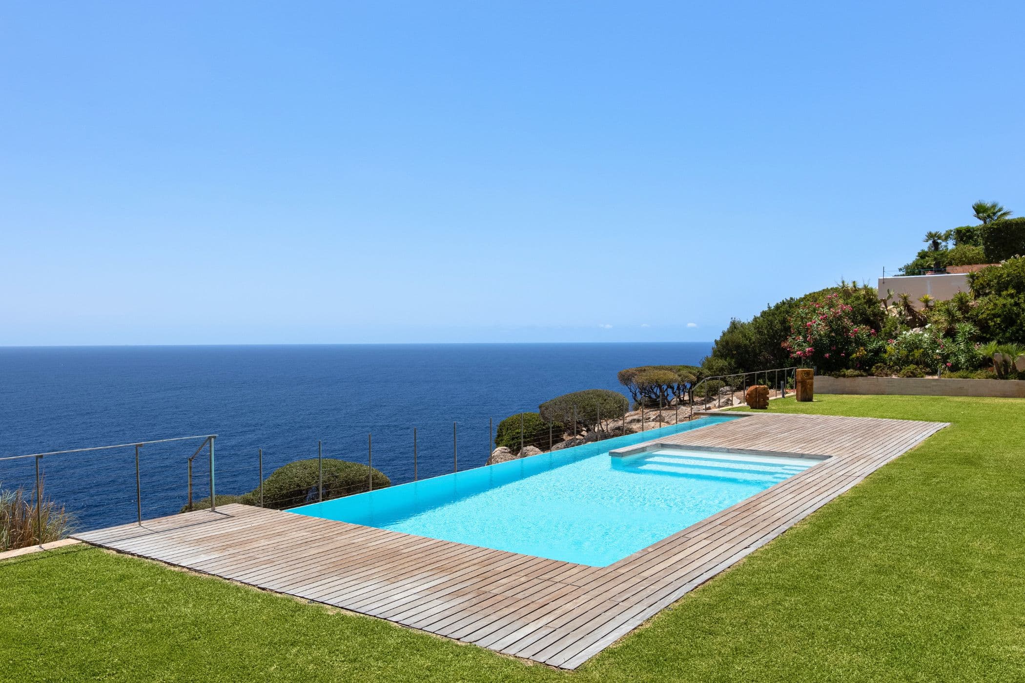 Port d'Andratx, Mallorca, Spanien — 2-Zimmer-Terrassenwohnung mit Meerblick und Infinity-Pool