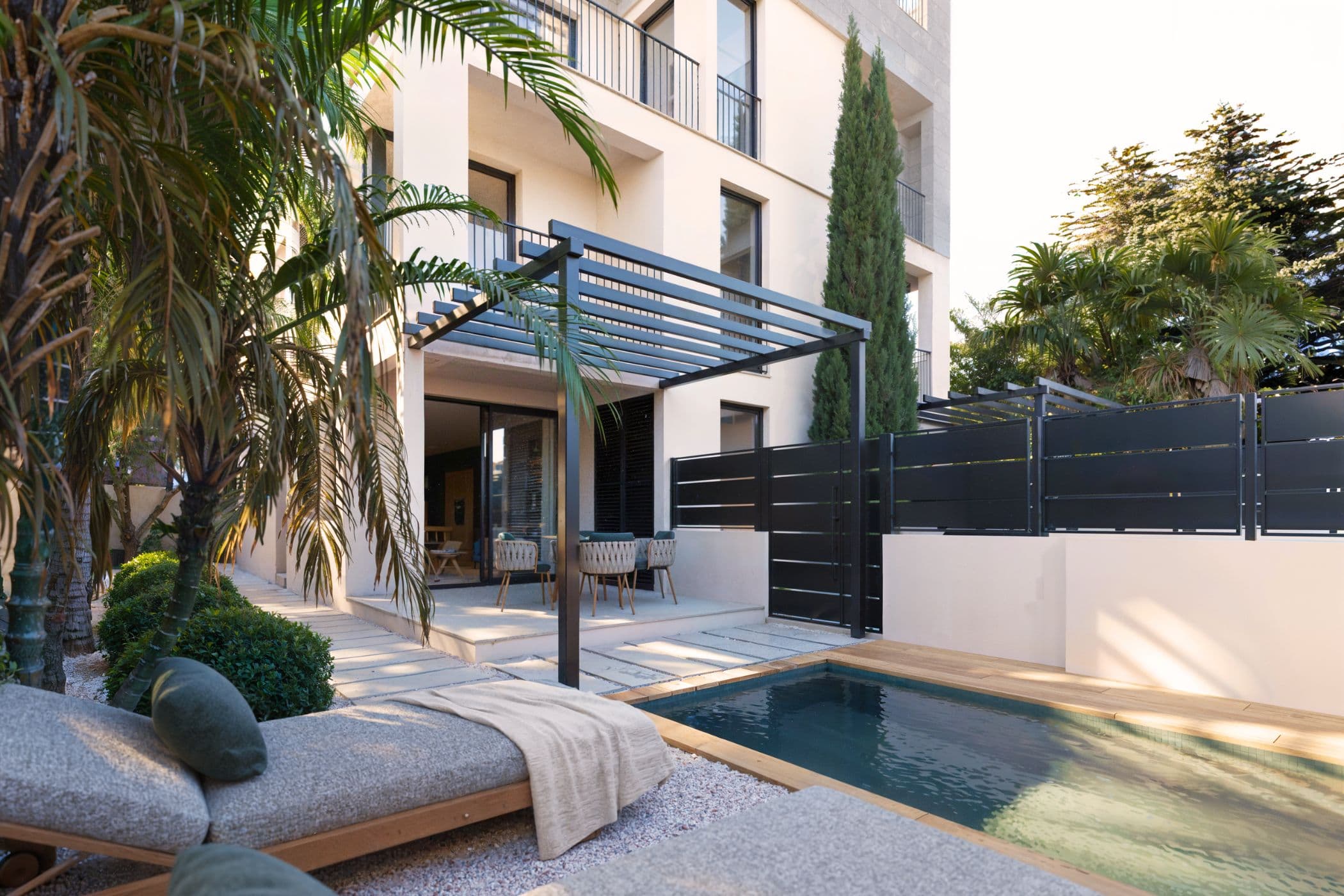 Puerto de Pollensa, Mallorca, Spanien — Gartenwohnung Mit 2 Schlafzimmern Und Pool