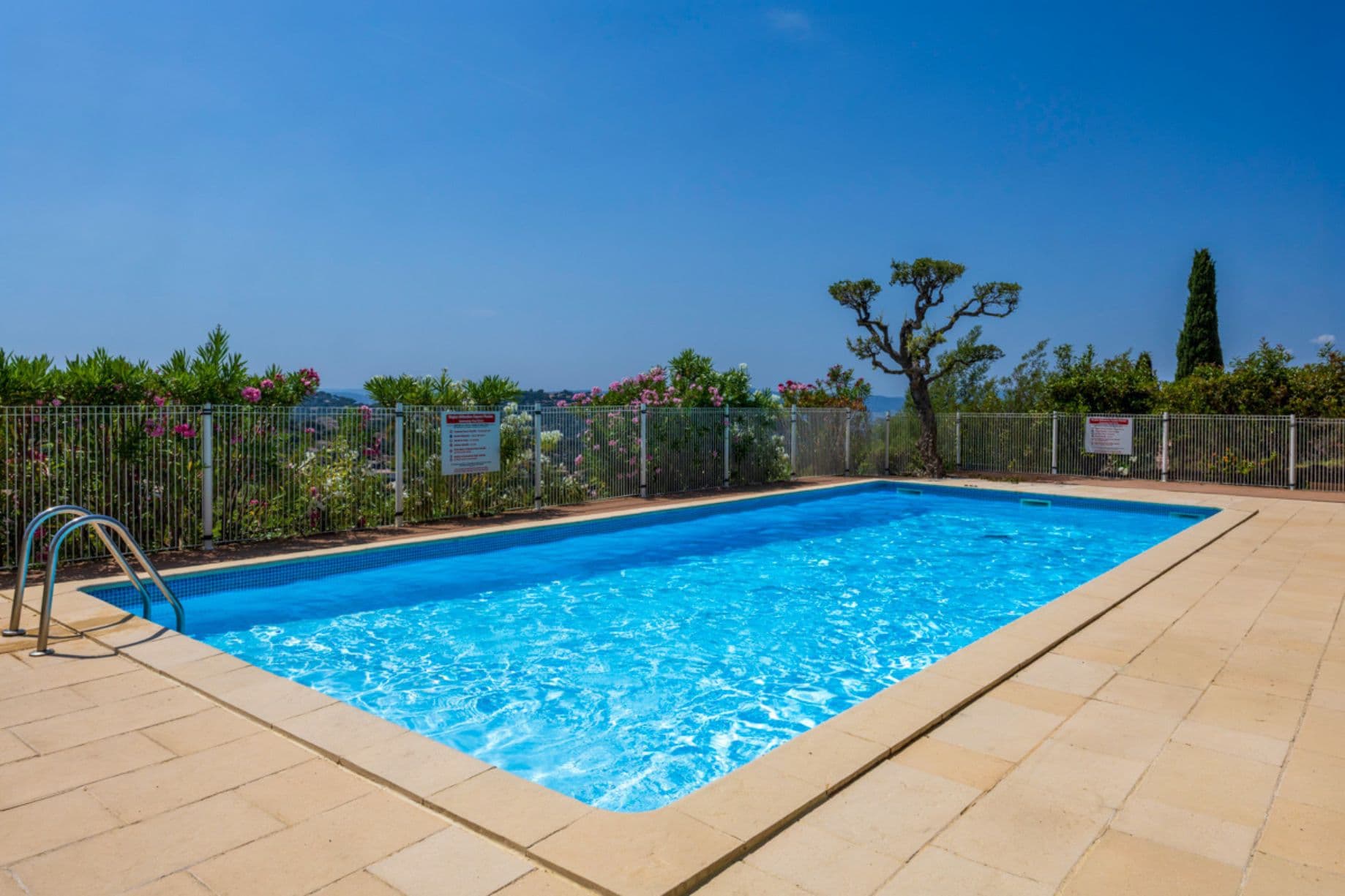 Sainte-Maxime, Côte d'Azur, Frankreich — Penthouse Mit 3 Schlafzimmern Und Blick Auf Den Golf Von Saint-Tropez 3