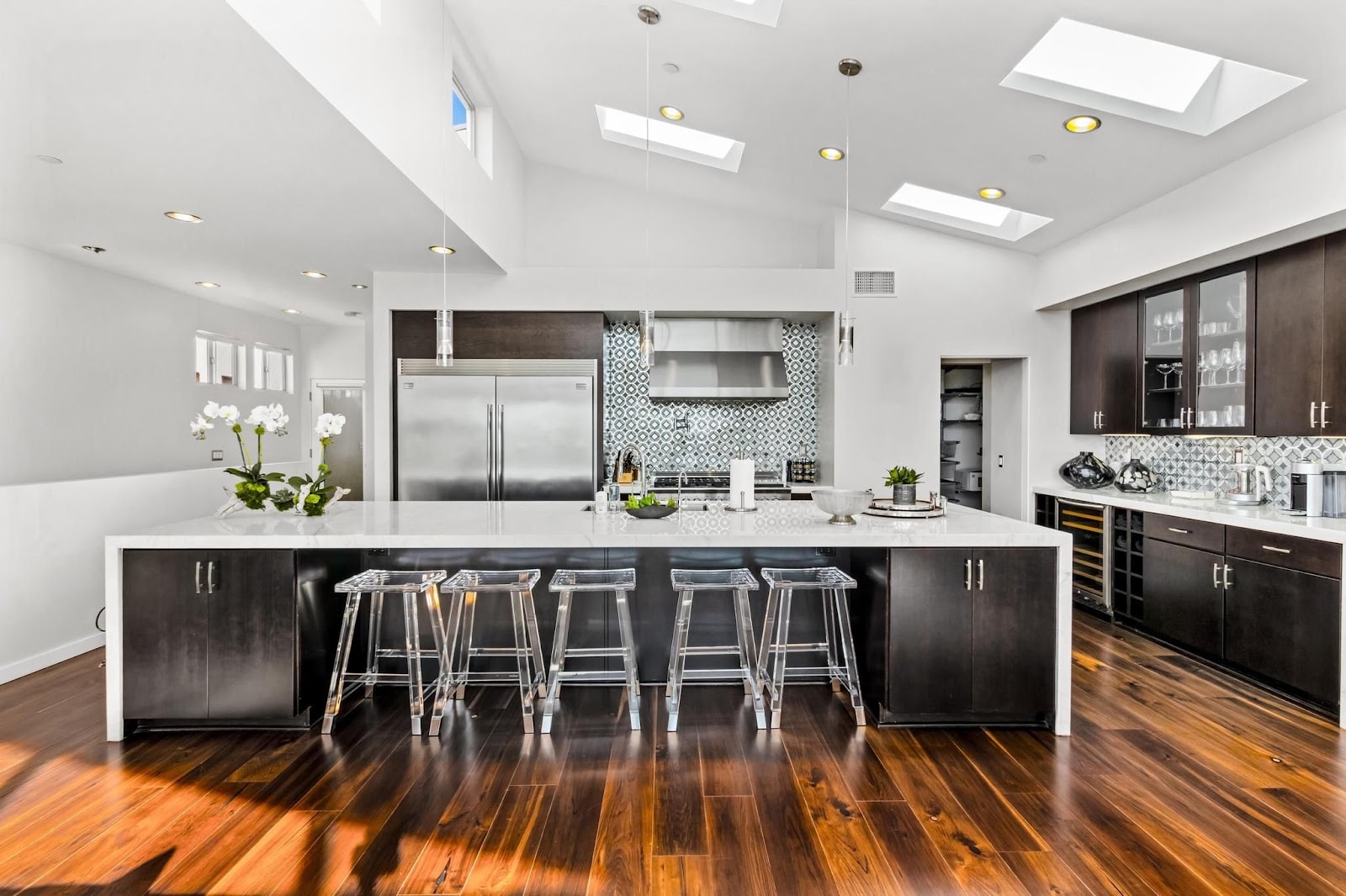 San Diego, California, USA — 4-Bed House With Fireplace 3