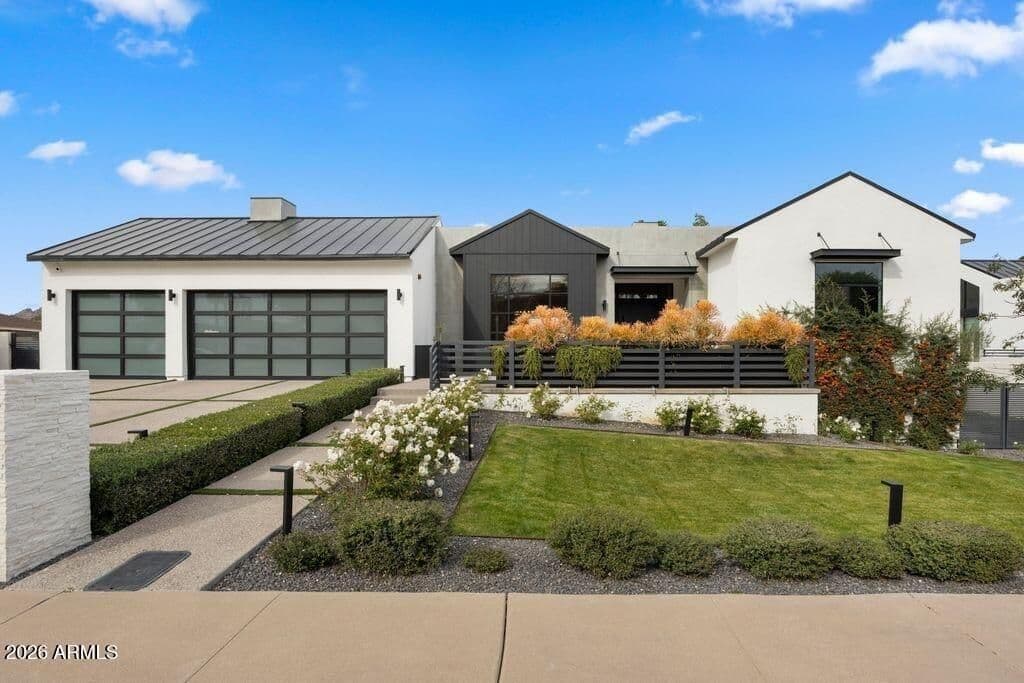Scottsdale, Arizona, États-Unis — Maison De 4 Chambres Avec Piscine