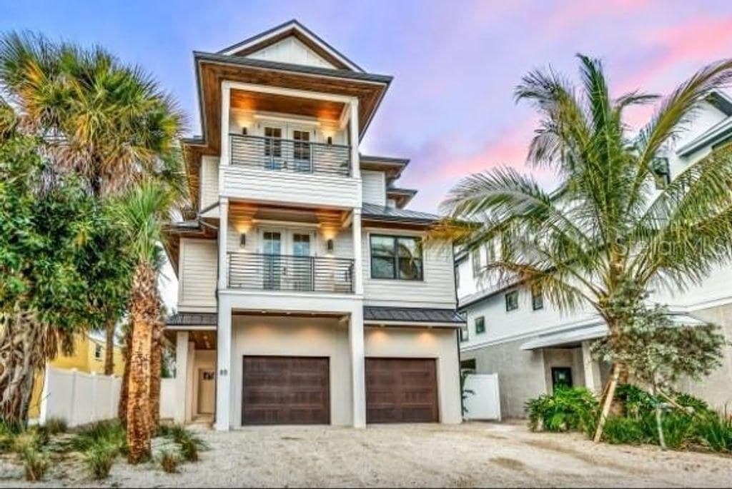 Siesta Key, Florida, USA — 6-Bed Beach House With Pool & Gulf Views