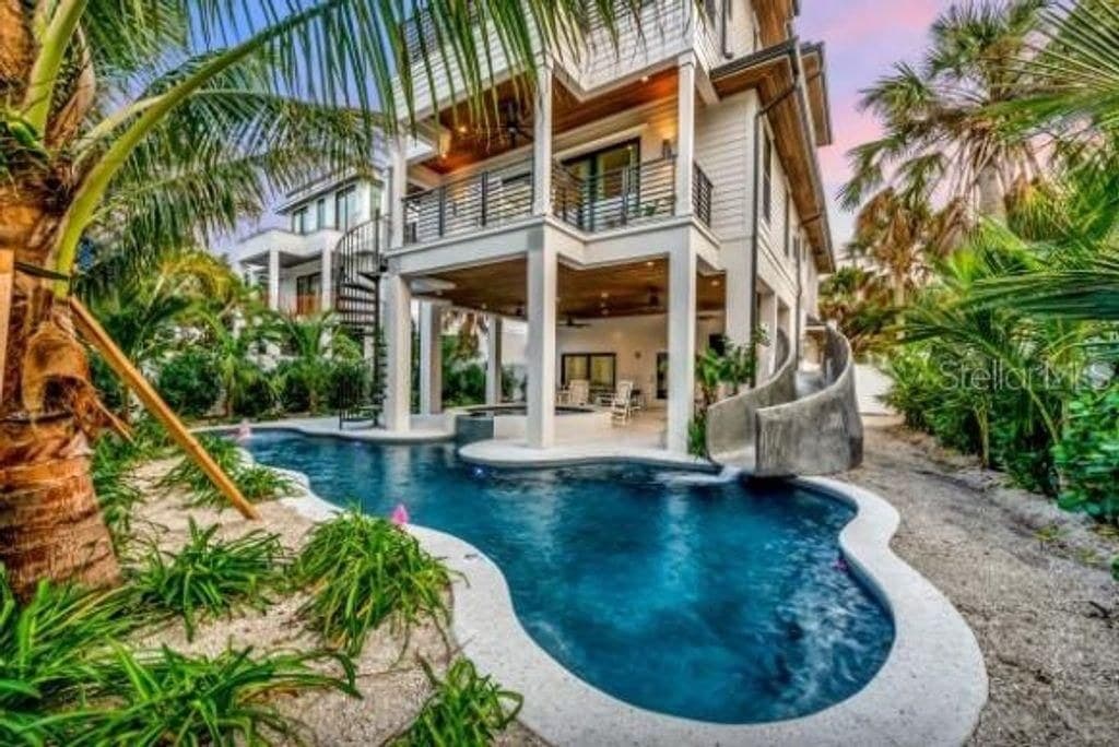 Siesta Key, Florida, USA — 6-Bed Beach House With Pool & Gulf Views 2