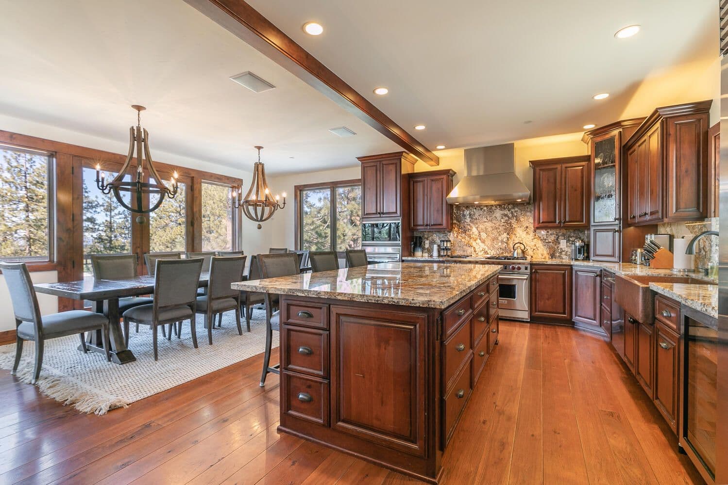 South Lake Tahoe, California, USA — 5-Bed House Ski-in/Ski-out 3