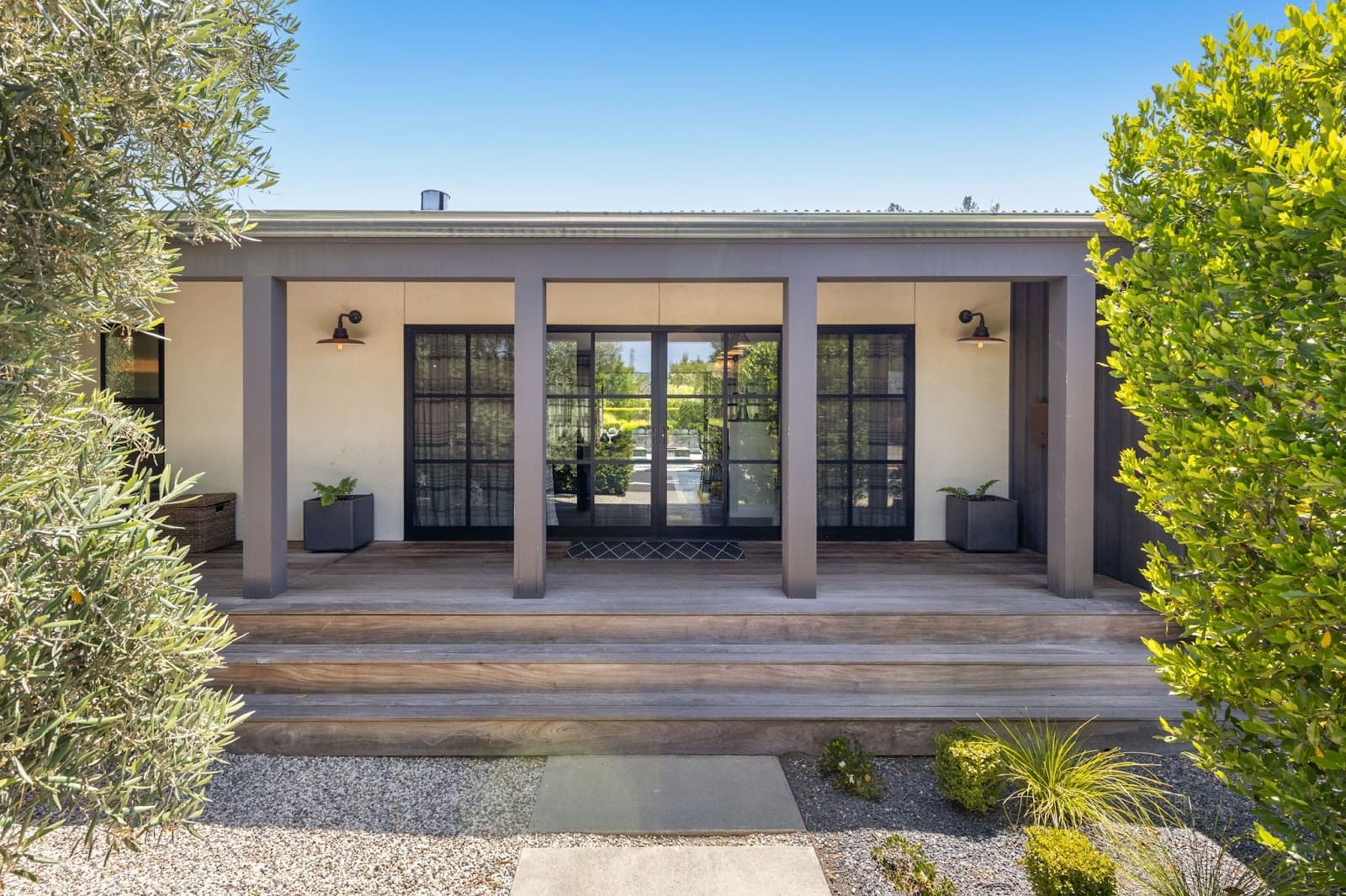 St. Helena, California, USA — 2-Bed House