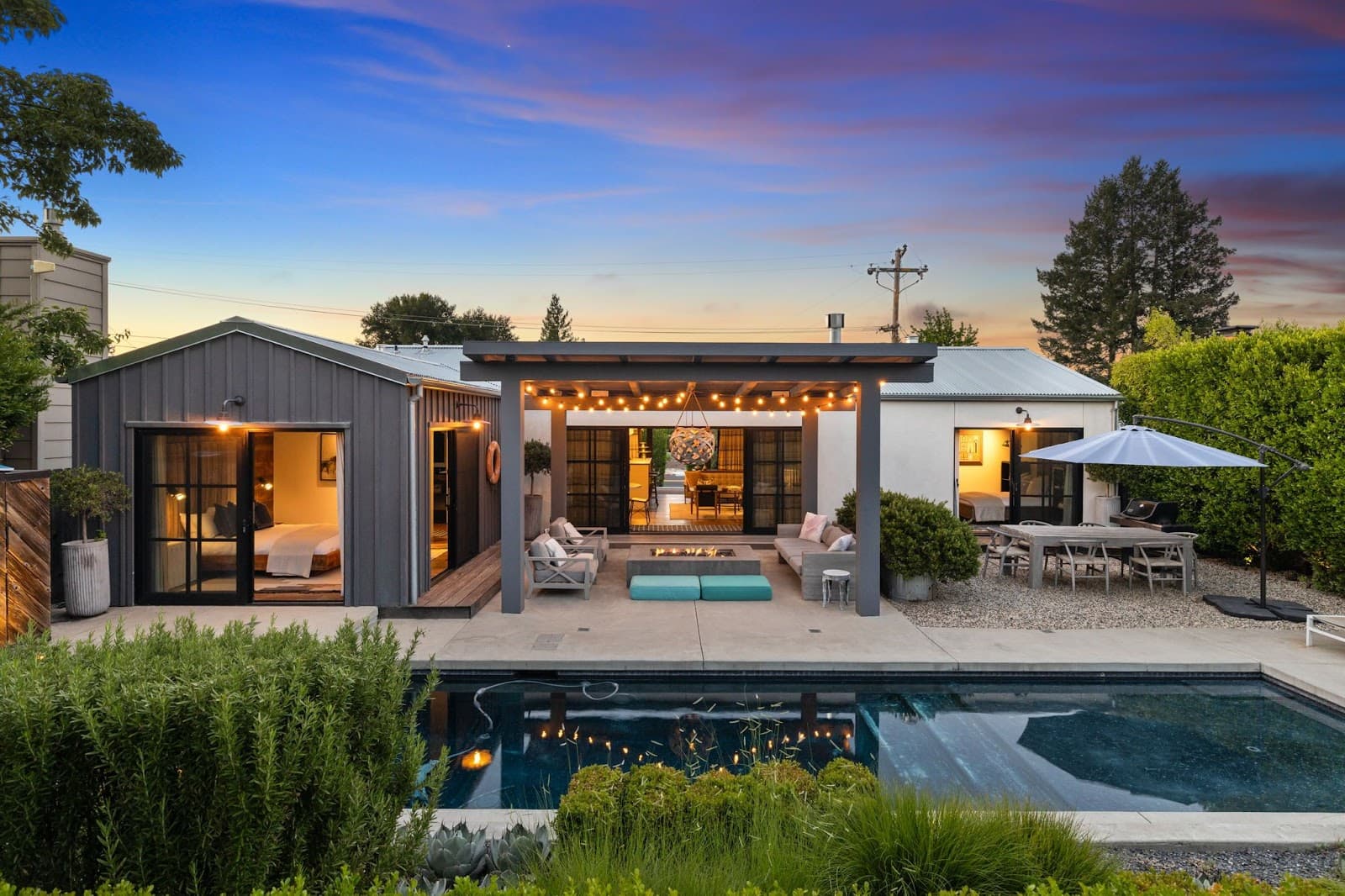 St. Helena, California, USA — 2-Bed House 2