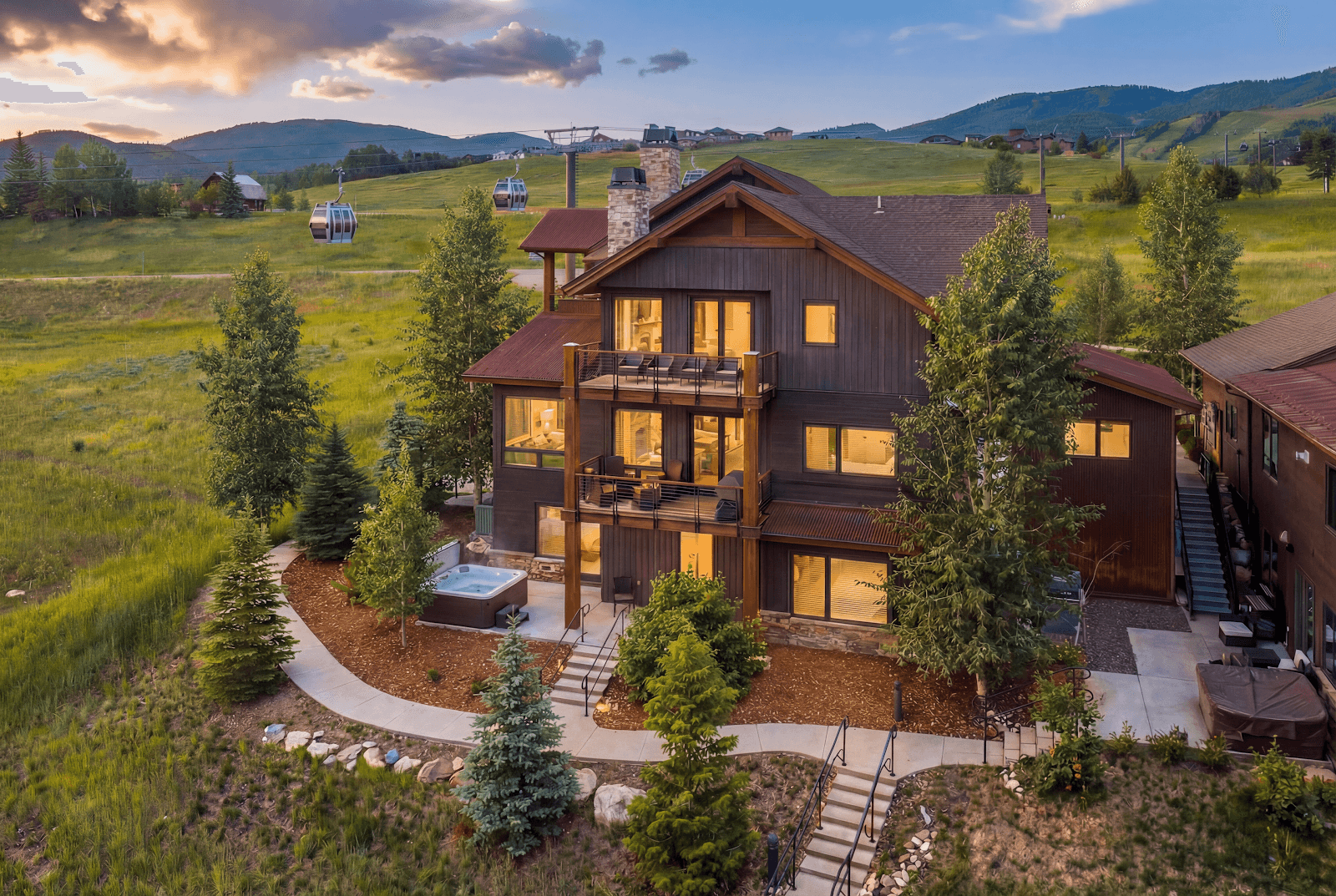 Steamboat Springs, Colorado, USA — 3-Bed House With Pool