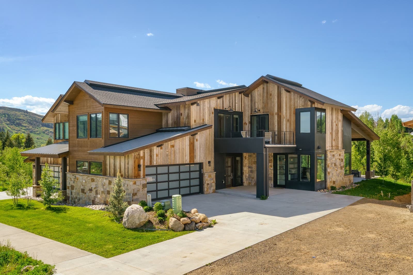 Steamboat Springs, Colorado, USA — 4-Bed House With Hot Tub