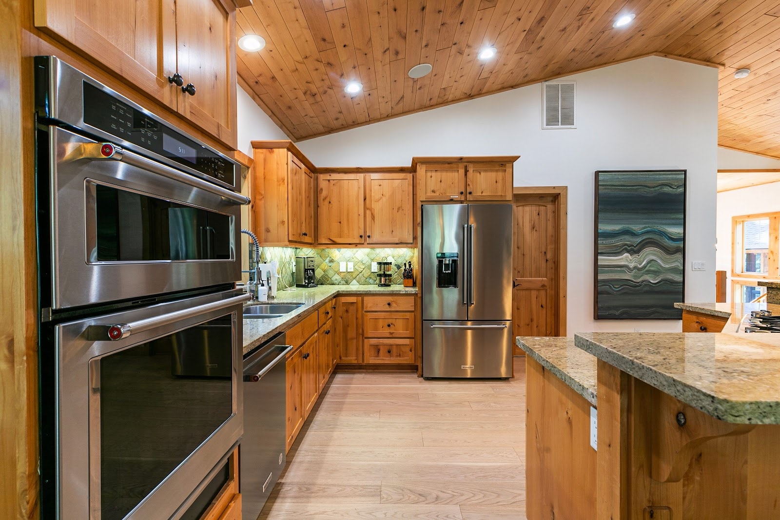 Tahoma, California, USA — 3-Bed House With Hot Tub — photo 3