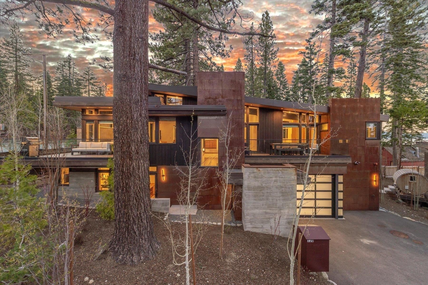 Tahoma, California, États-Unis — Maison de 3 chambres avec ponton sur le lac Tahoe 2
