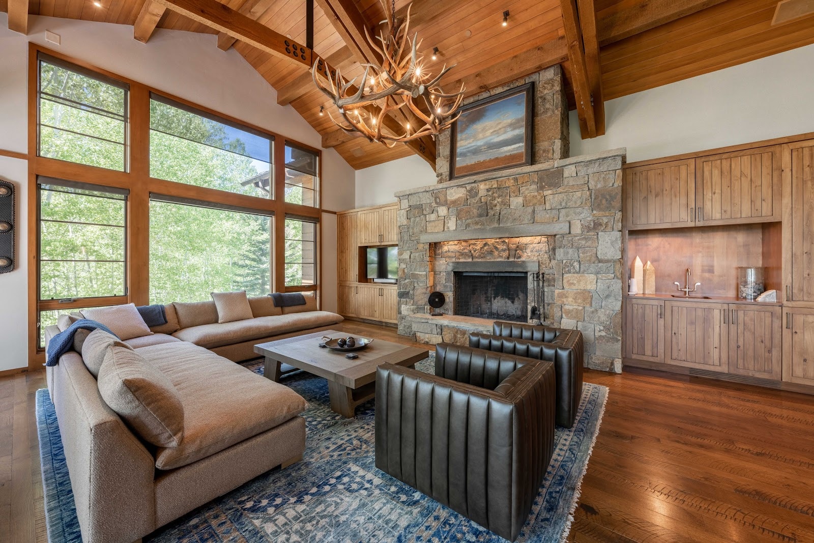 Teton Village, Wyoming, USA — 3-Bed House With Hot Tub — photo 2