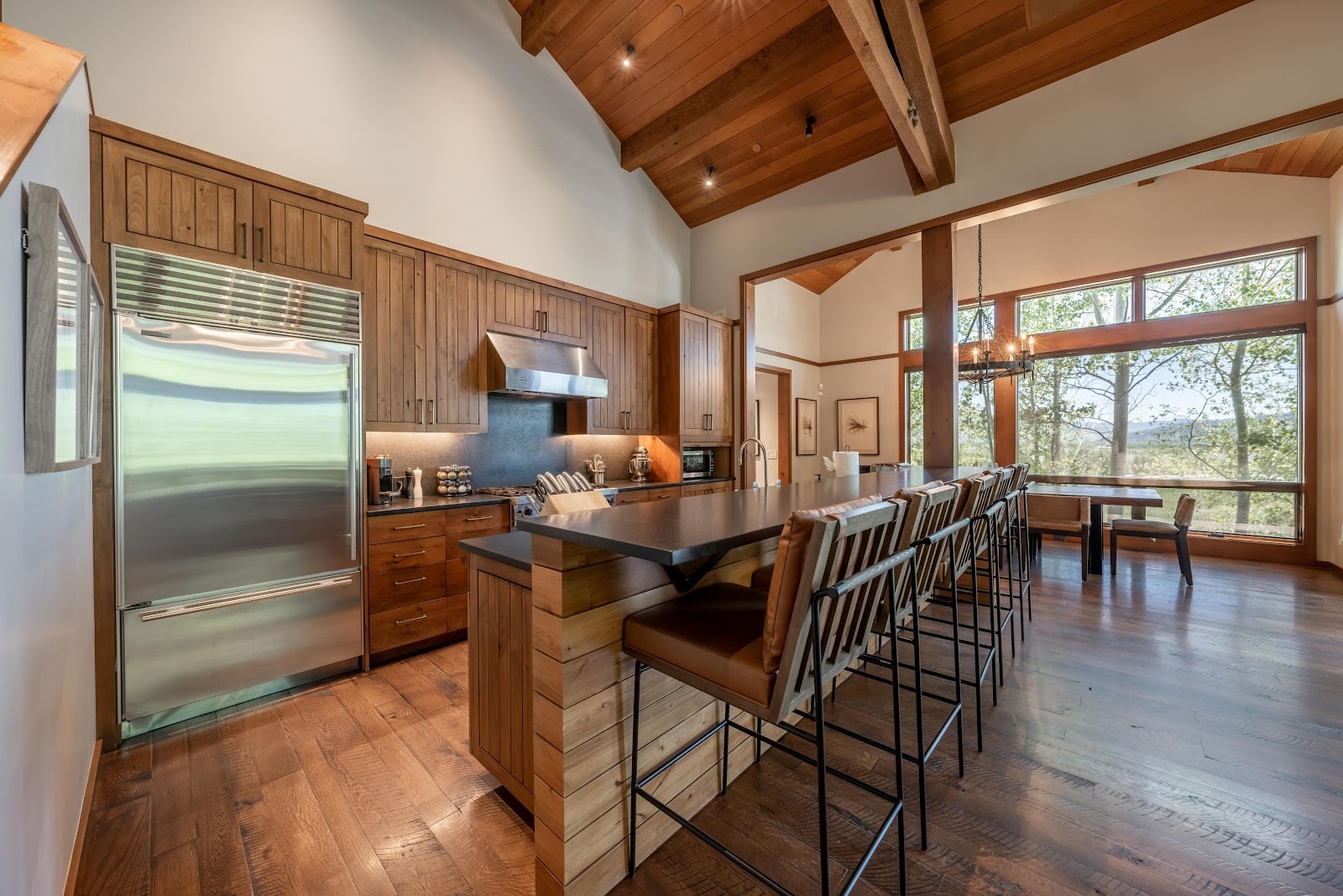 Teton Village, Wyoming, USA — 3-Bed House With Hot Tub — photo 3