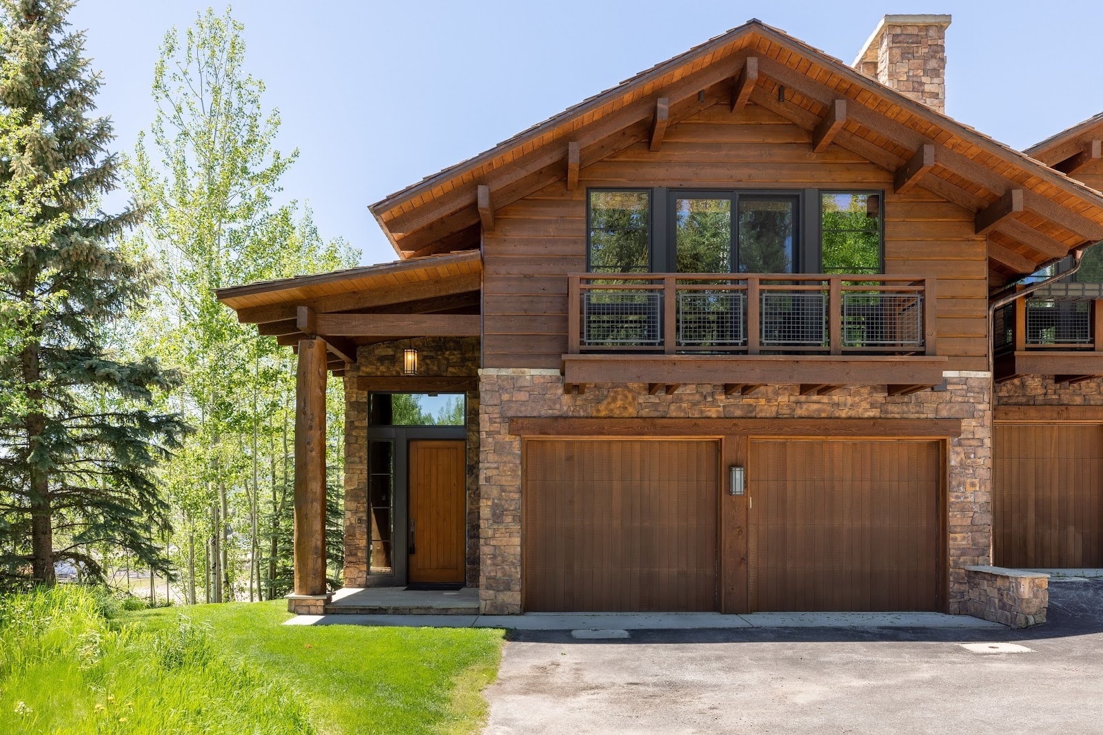 Teton Village, Wyoming, USA — 3-Bed House With Hot Tub — photo 1