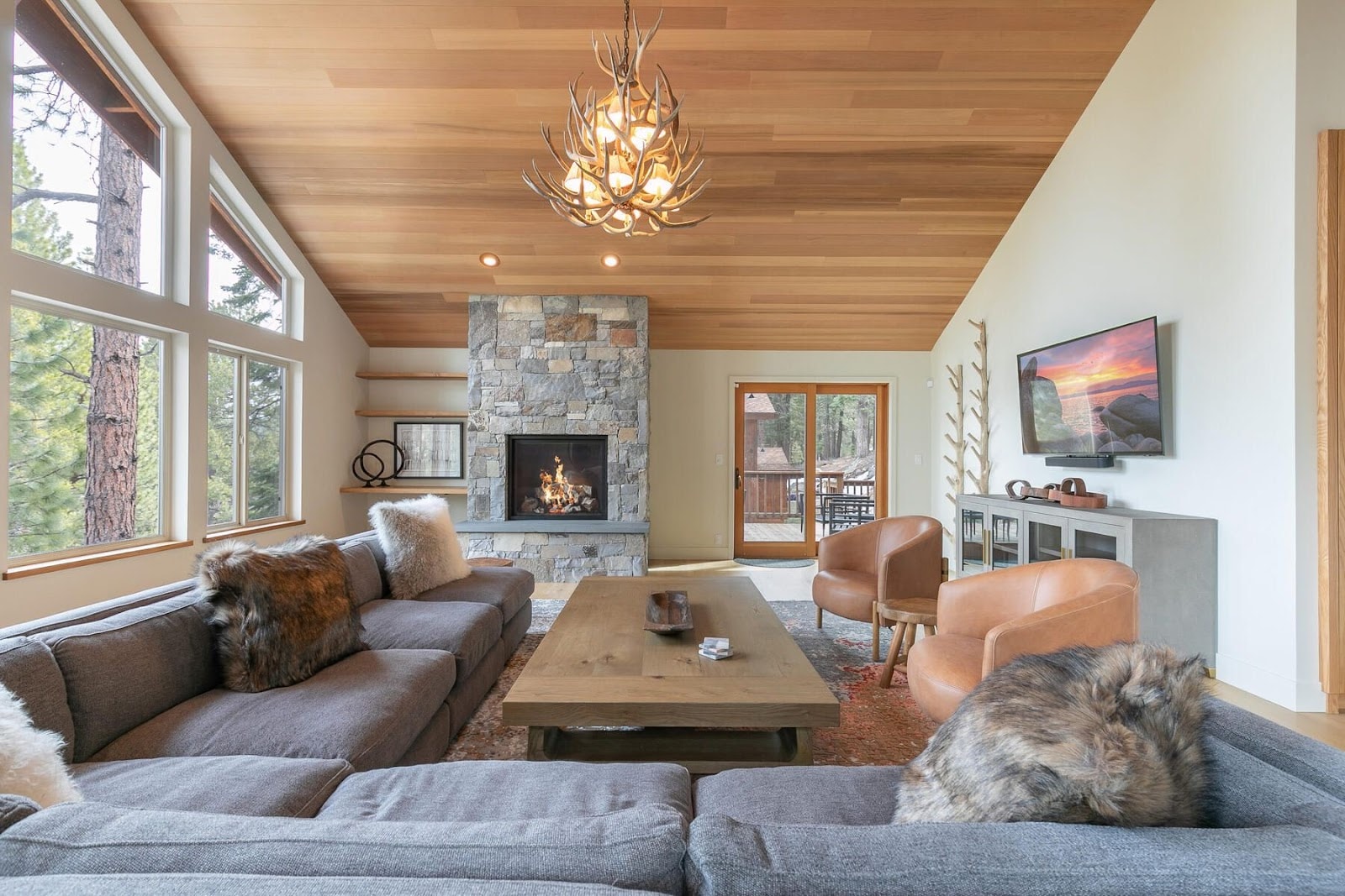 Truckee, Californie, États-Unis — Chalet en bois avec 4 chambres près de la station de ski — photo 2