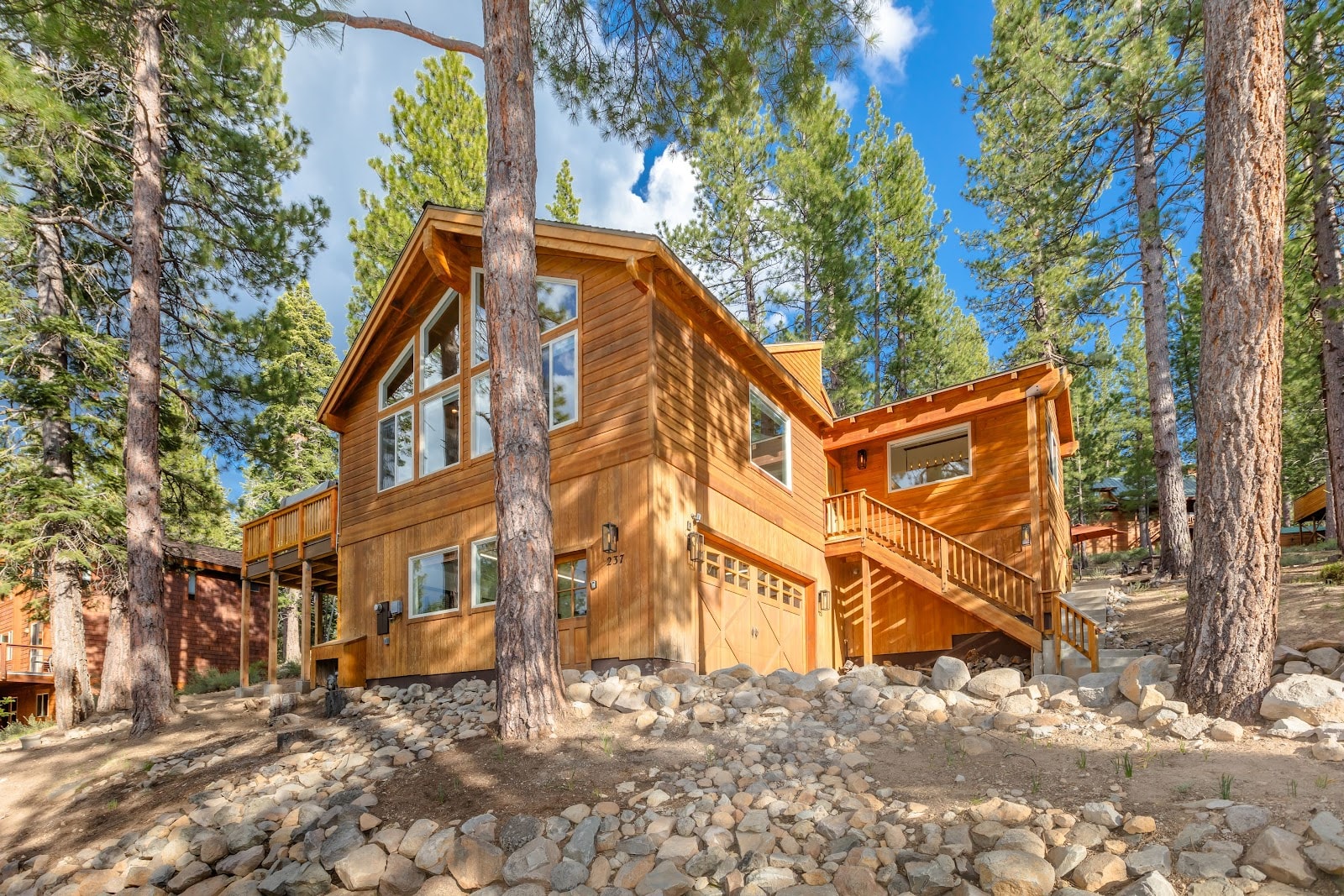 Truckee, Californie, États-Unis — Chalet en bois avec 4 chambres près de la station de ski — photo 1