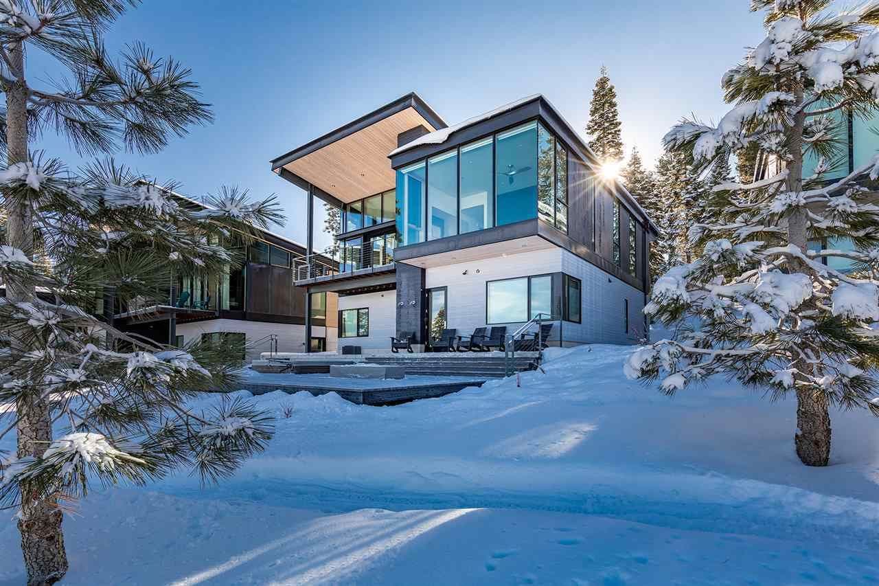 Truckee, California, USA — 4-Bed House Ski-in/Ski-out