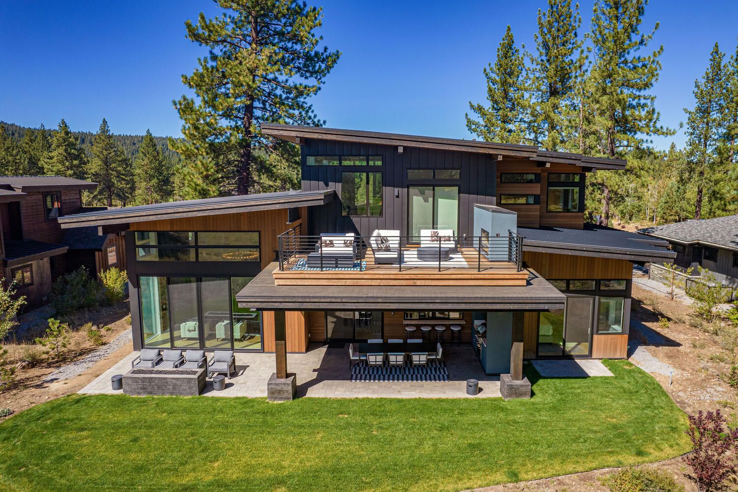 Truckee, Californie, États-Unis — Maison avec 4 chambres et piscine 1