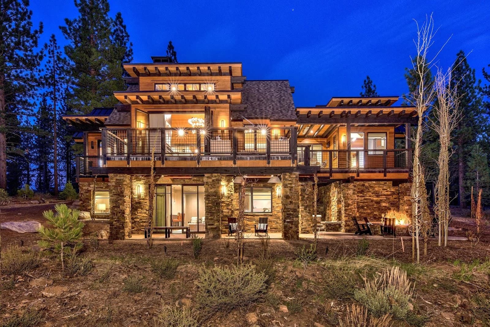 Truckee, California, USA — 5-Bed House With Pool