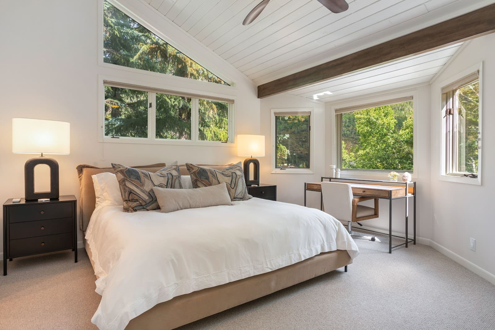 Vail, Colorado, USA — 4-Bed House With Mountain Views 3