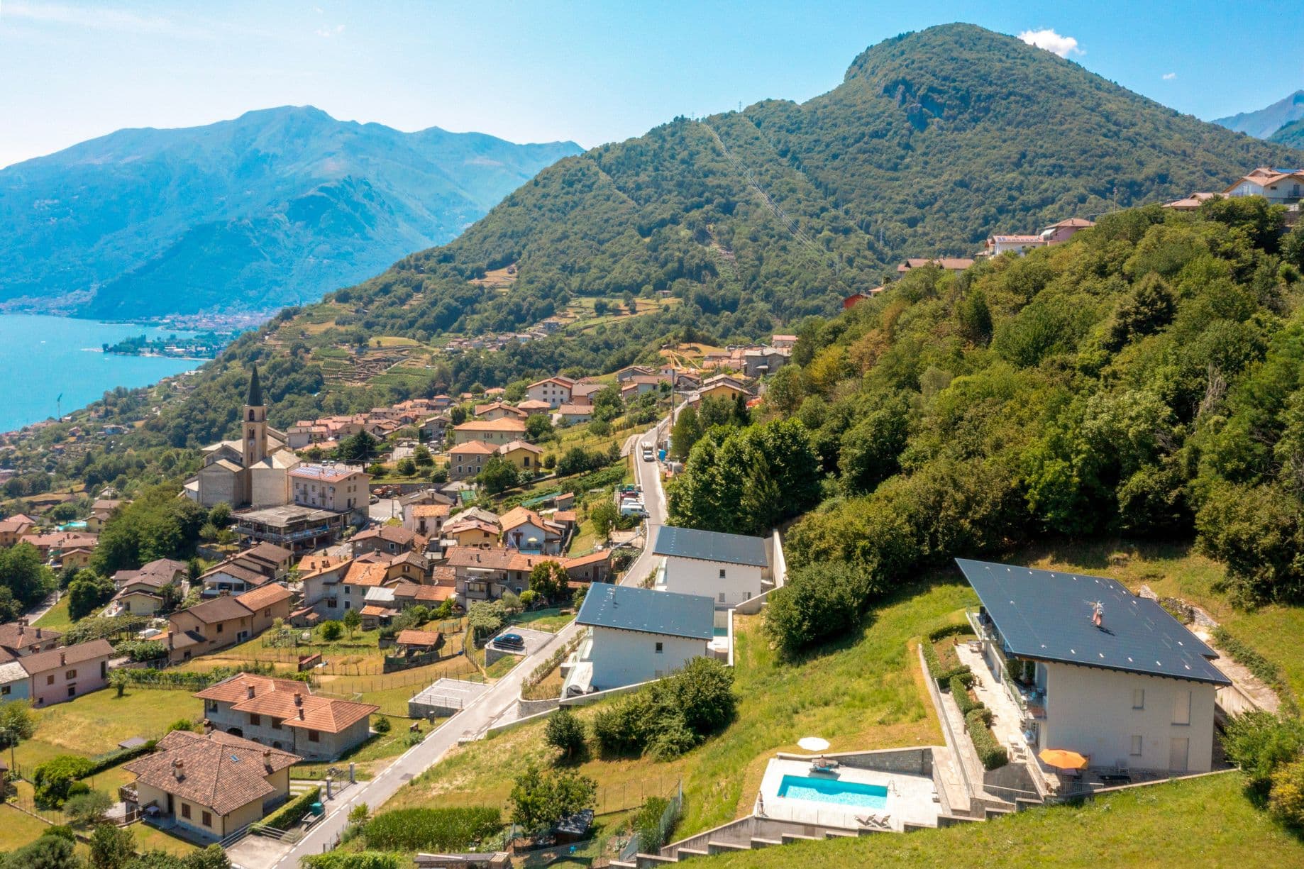 Vercana, Lago de Como, Italia — Apartamento de 2 Dormitorios Con Vistas Panorámicas al Lago y Piscina 3