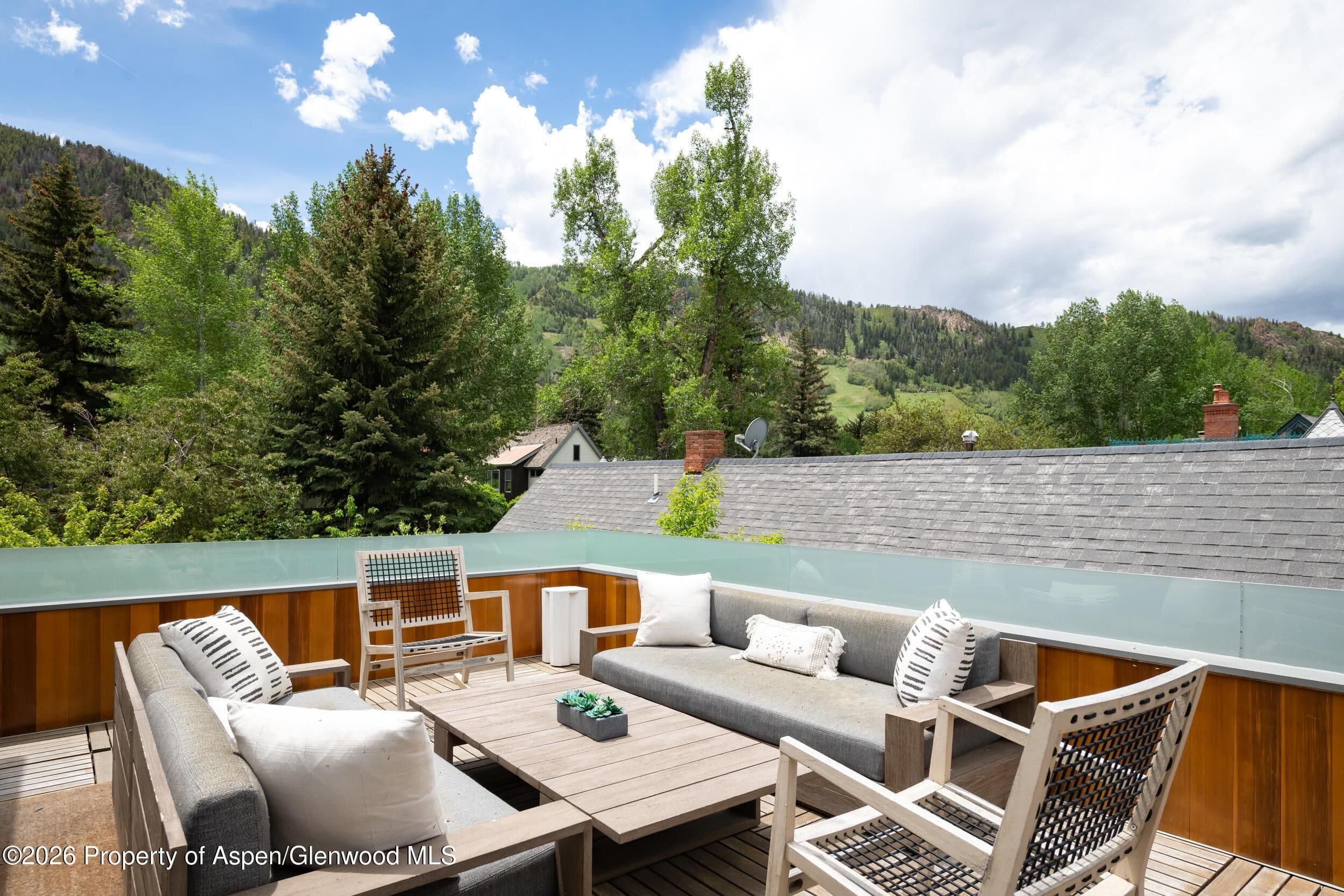 Aspen, Colorado, USA — 4-Bed House With Modern Design — photo 2