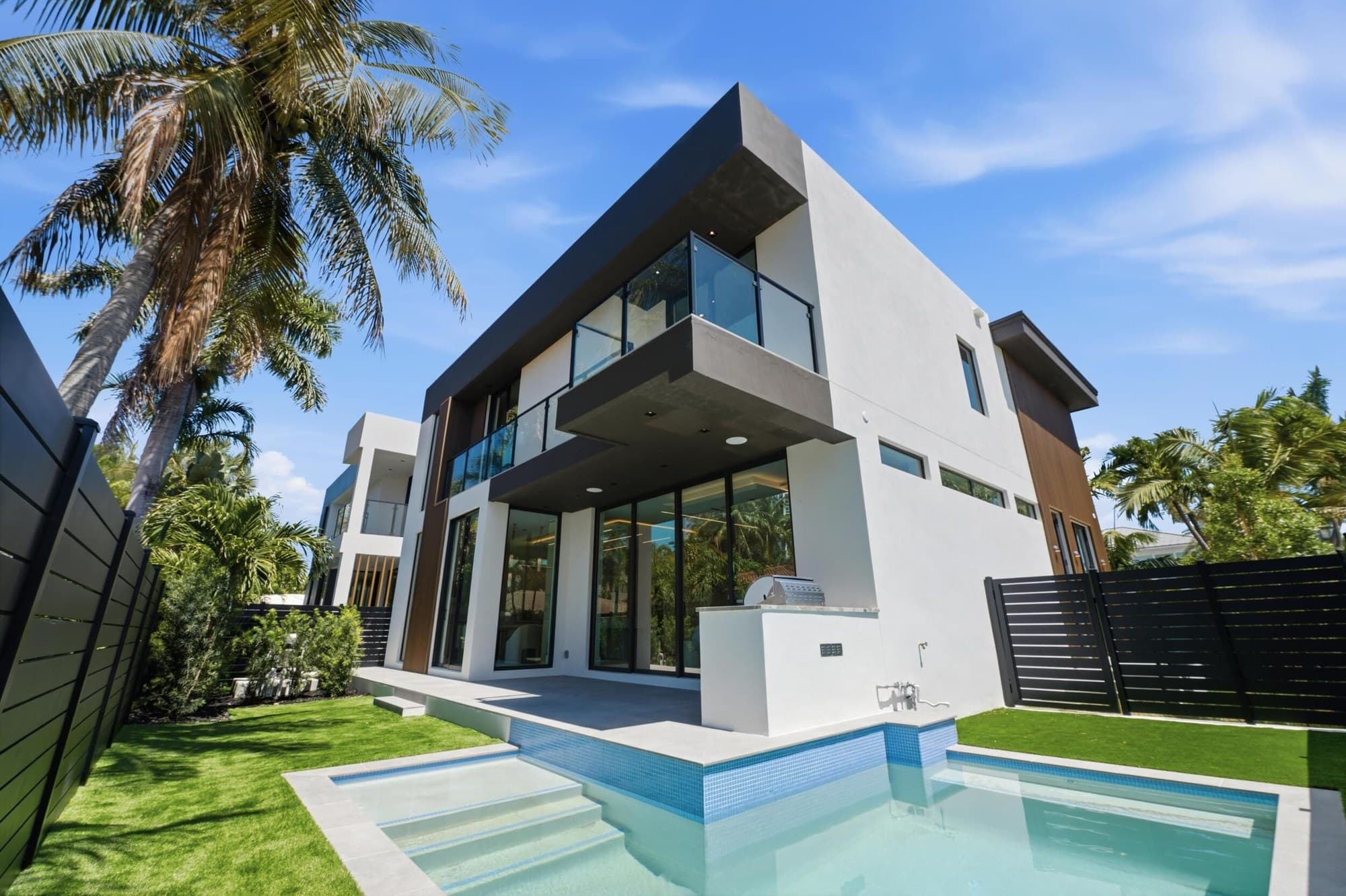 Fort Lauderdale, Floride, États-Unis — Maison moderne avec 4 chambres et piscine près de la plage