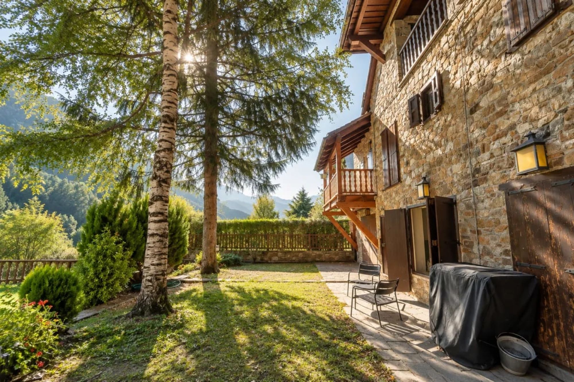 Garòs, Val d'Aran, Spain — 4-Bed Mountain House With Garden & Fireplace 2