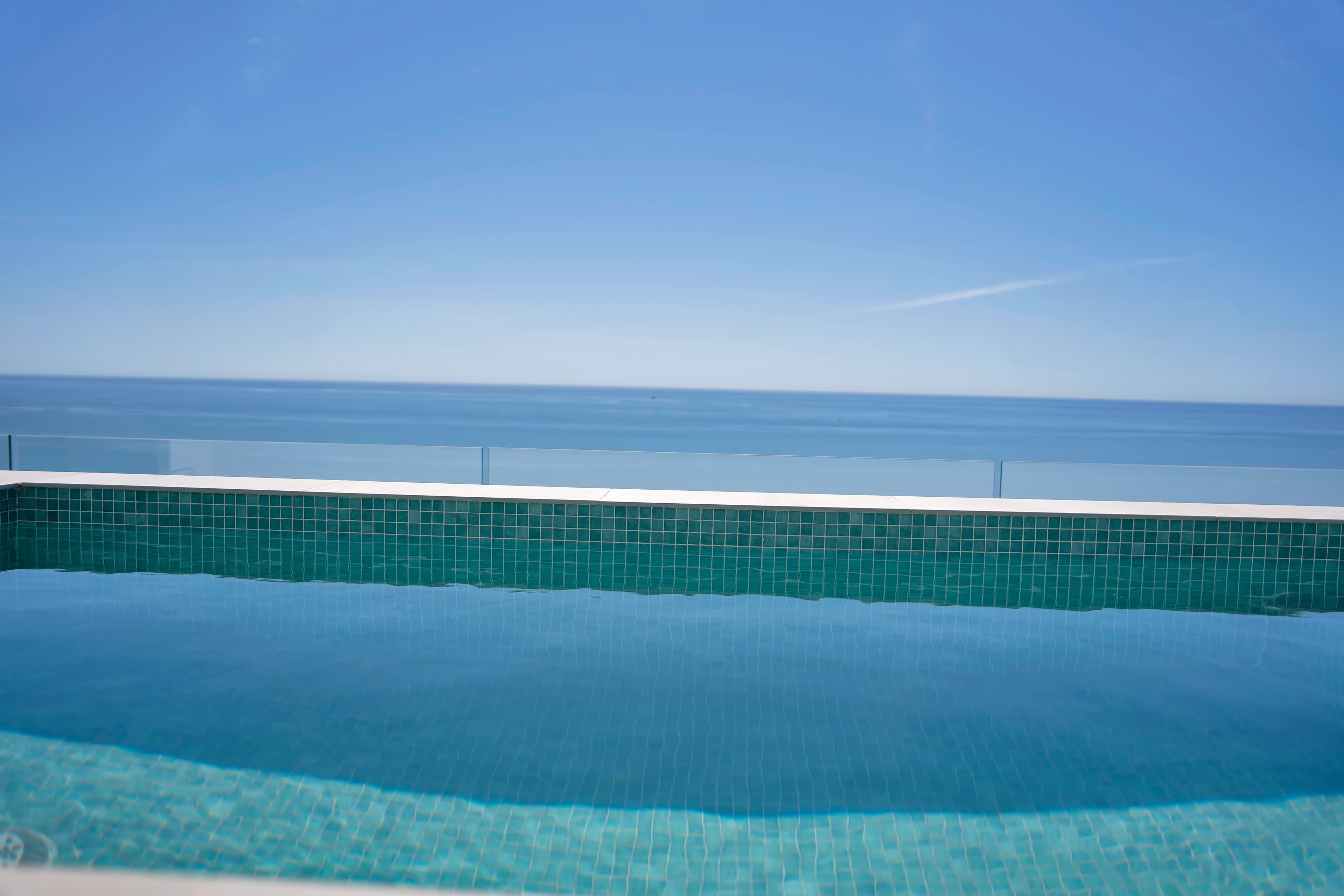 Higueron, Costa del Sol, Espagne — Penthouse De 3 Chambres Avec Vue Mer