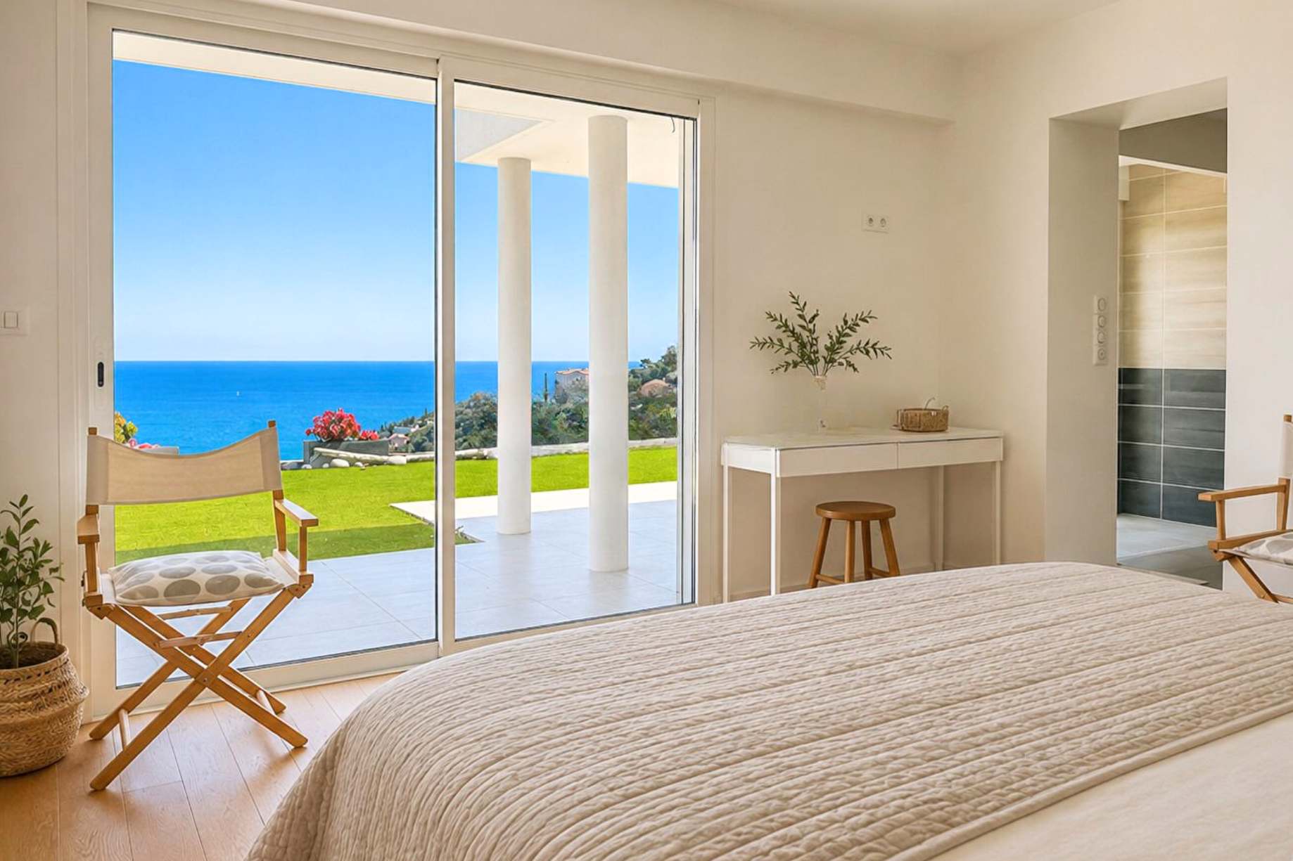 Les Issambres, Côte d'Azur, Frankreich — Villa mit 3 Schlafzimmern, Panorama-Meerblick und Infinity-Pool — photo 2