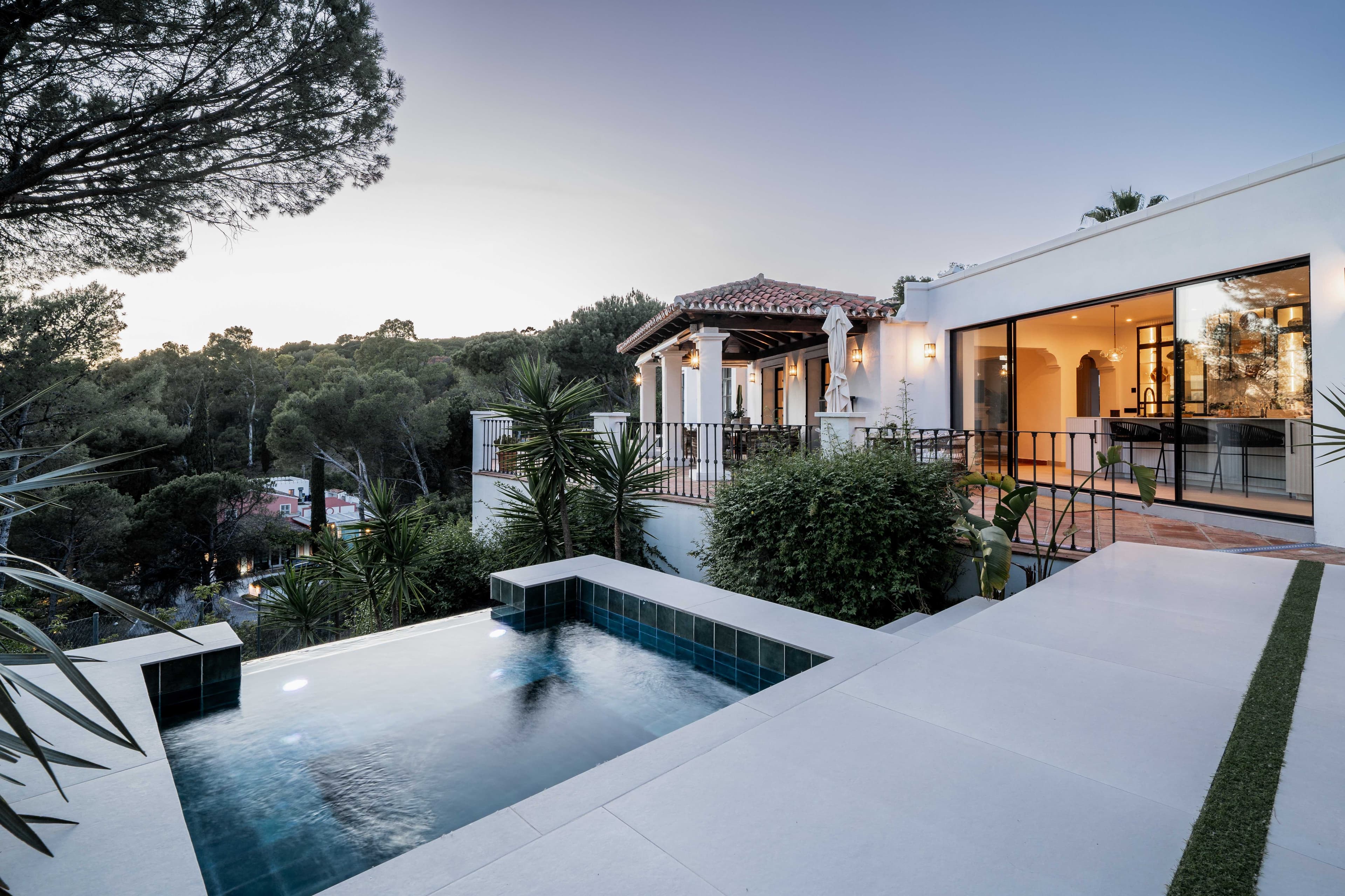 Marbella, Costa del Sol, Espagne — Villa De 4 Chambres Avec Vue Mer 3