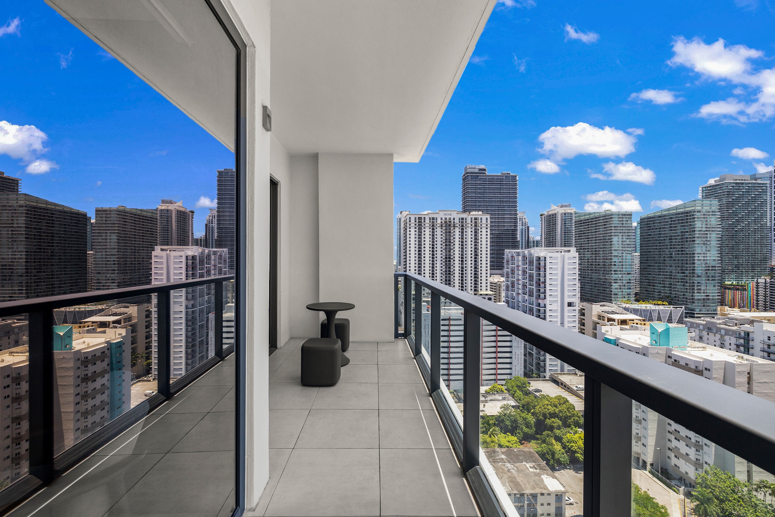 Miami, Floride, États-Unis — Appartement 1 chambre à Brickell avec grand balcon — photo 1