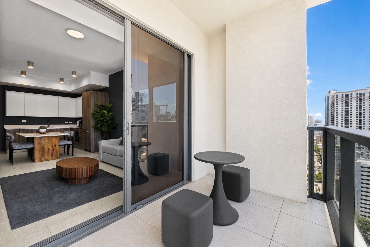 Miami, Floride, États-Unis — Appartement 1 chambre à Brickell avec grand balcon — photo 3