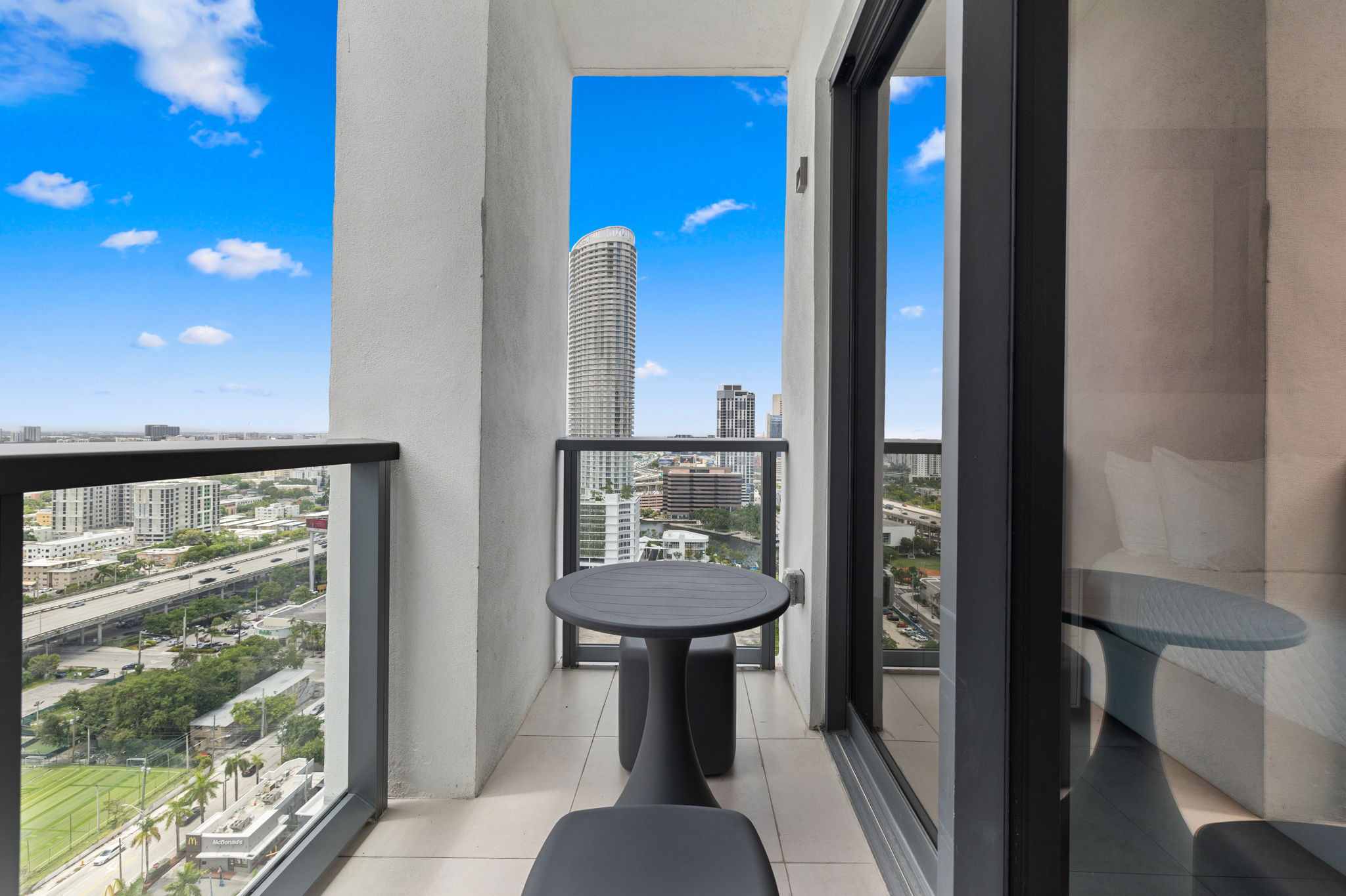 Miami, Florida, USA — Lejlighed med 2 soveværelser i Brickell og tagpool 2