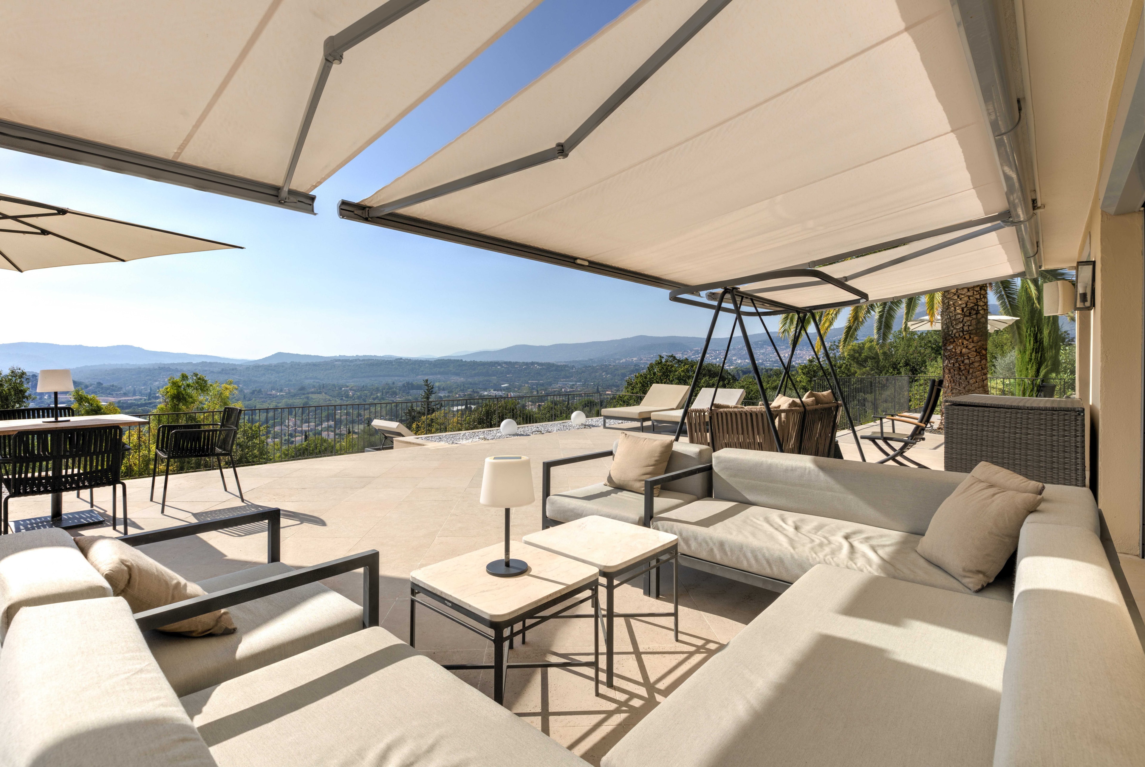 Mouans-Sartoux, Côte d'Azur, France — 7-Bed Villa With Sea Views — photo 3