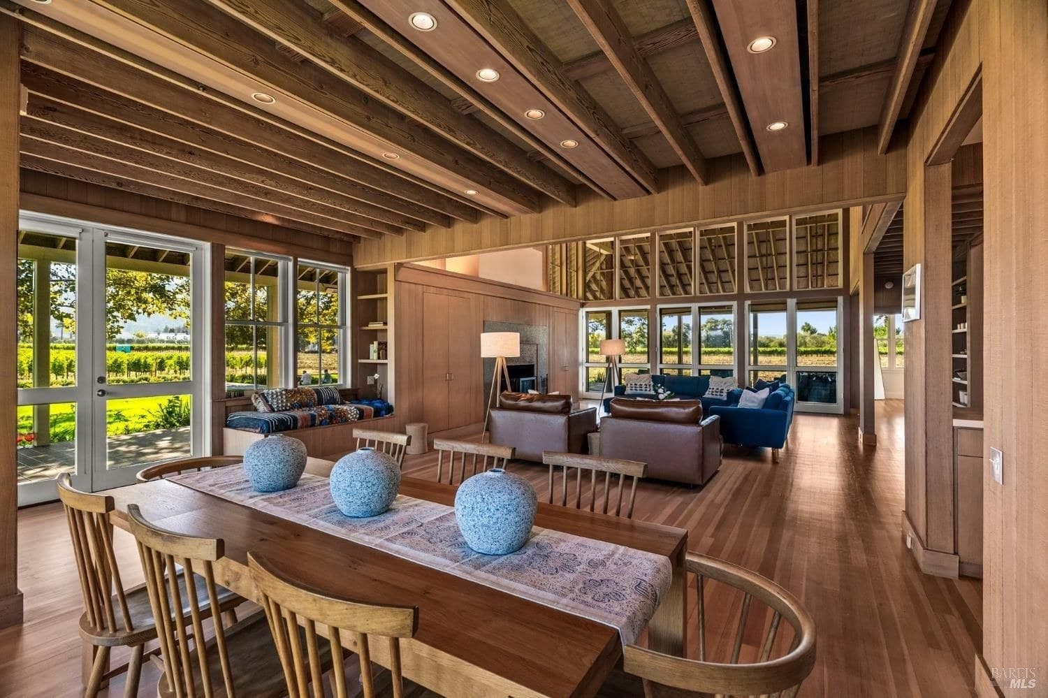 Napa, California, USA — 4-Bed Vineyard Estate With Pool & Spa 3