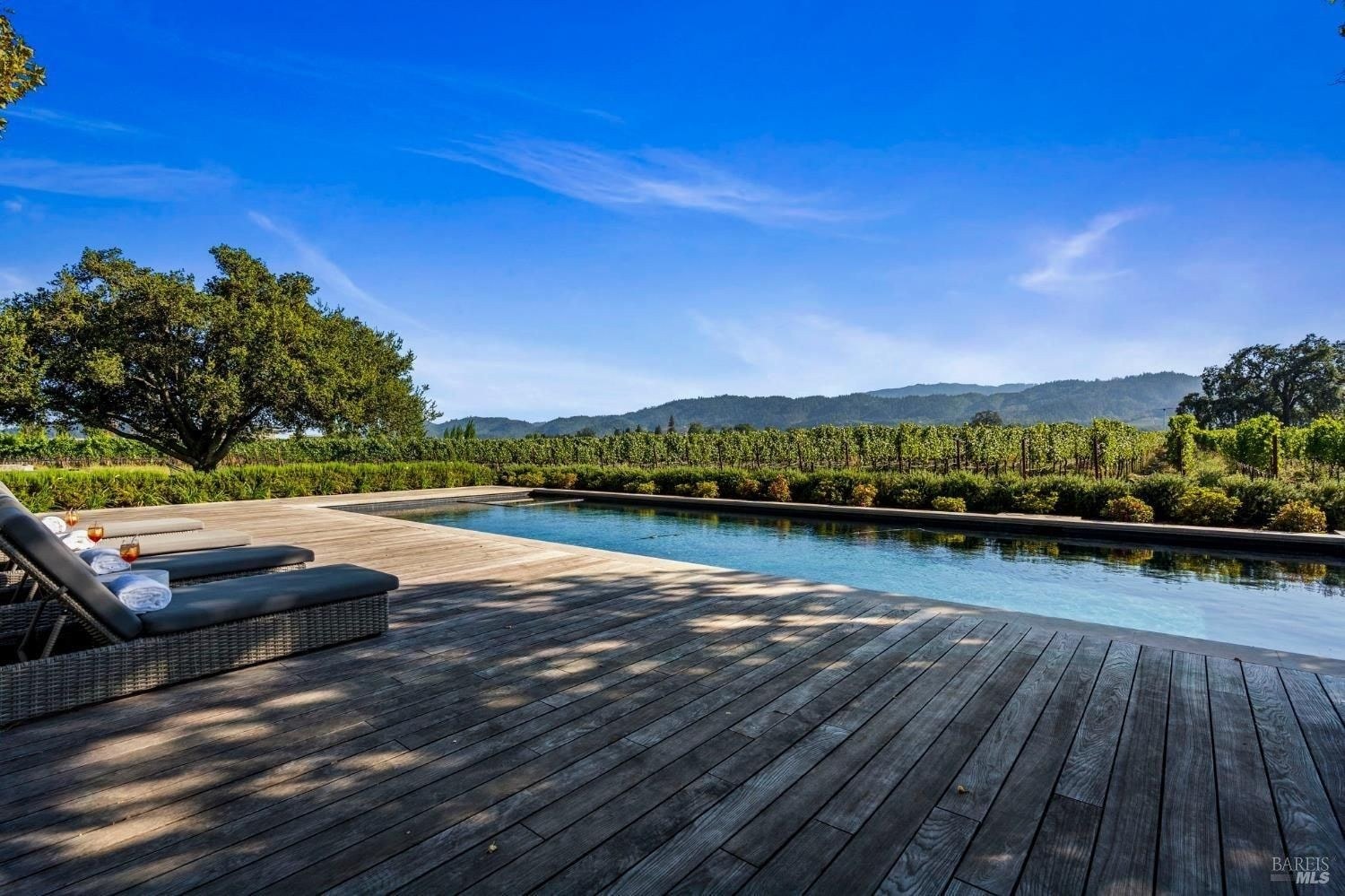 Napa, California, USA — 4-Bed Vineyard Estate With Pool & Spa — photo 2
