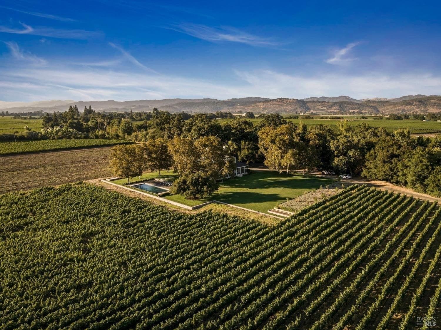 Napa, California, USA — 4-Bed Vineyard Estate With Pool & Spa