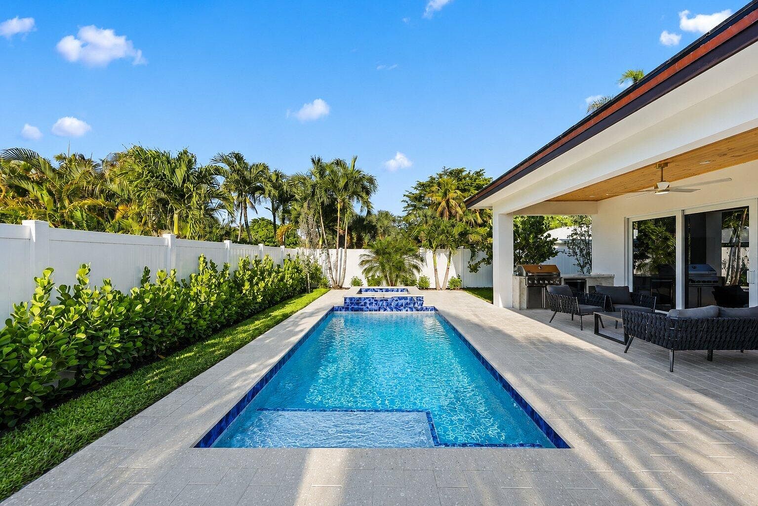 Palm Beach Shores, Florida, USA — Villa med 5 soveværelser, pool og spa tæt på stranden — photo 2