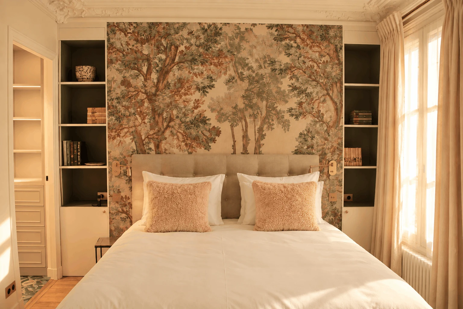 Paris 6th, France — 3-Bed Apartment in Saint-Germain-des-Prés — photo 3