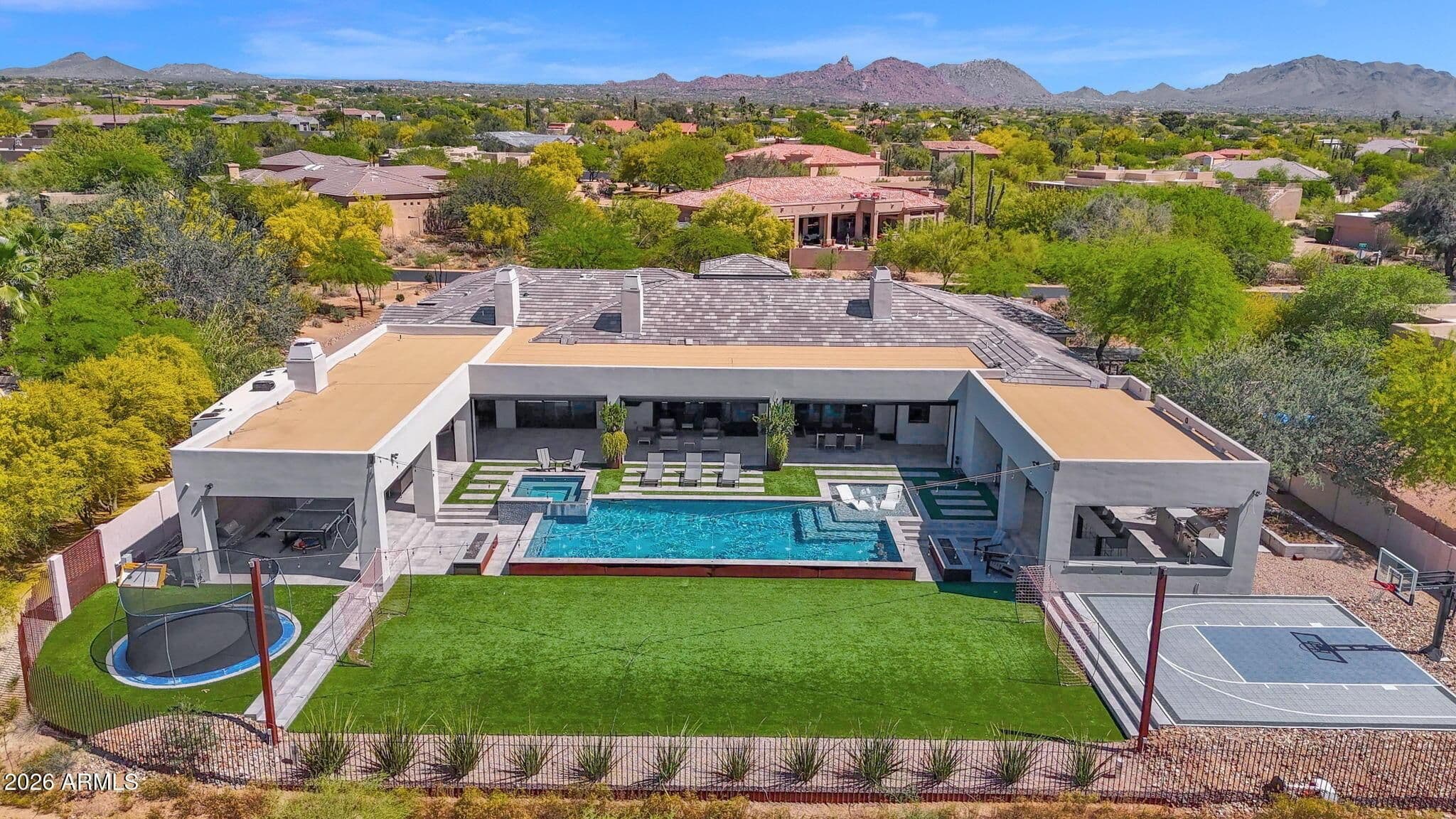 Scottsdale, Arizona, USA — 6-Bed House With Elevated Pool & Mountain Views
