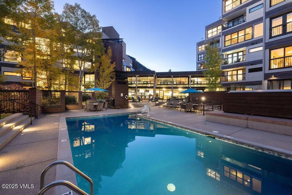 Vail, Colorado, USA — 3-Bed Apartment With Mountain Views in Lionshead Village