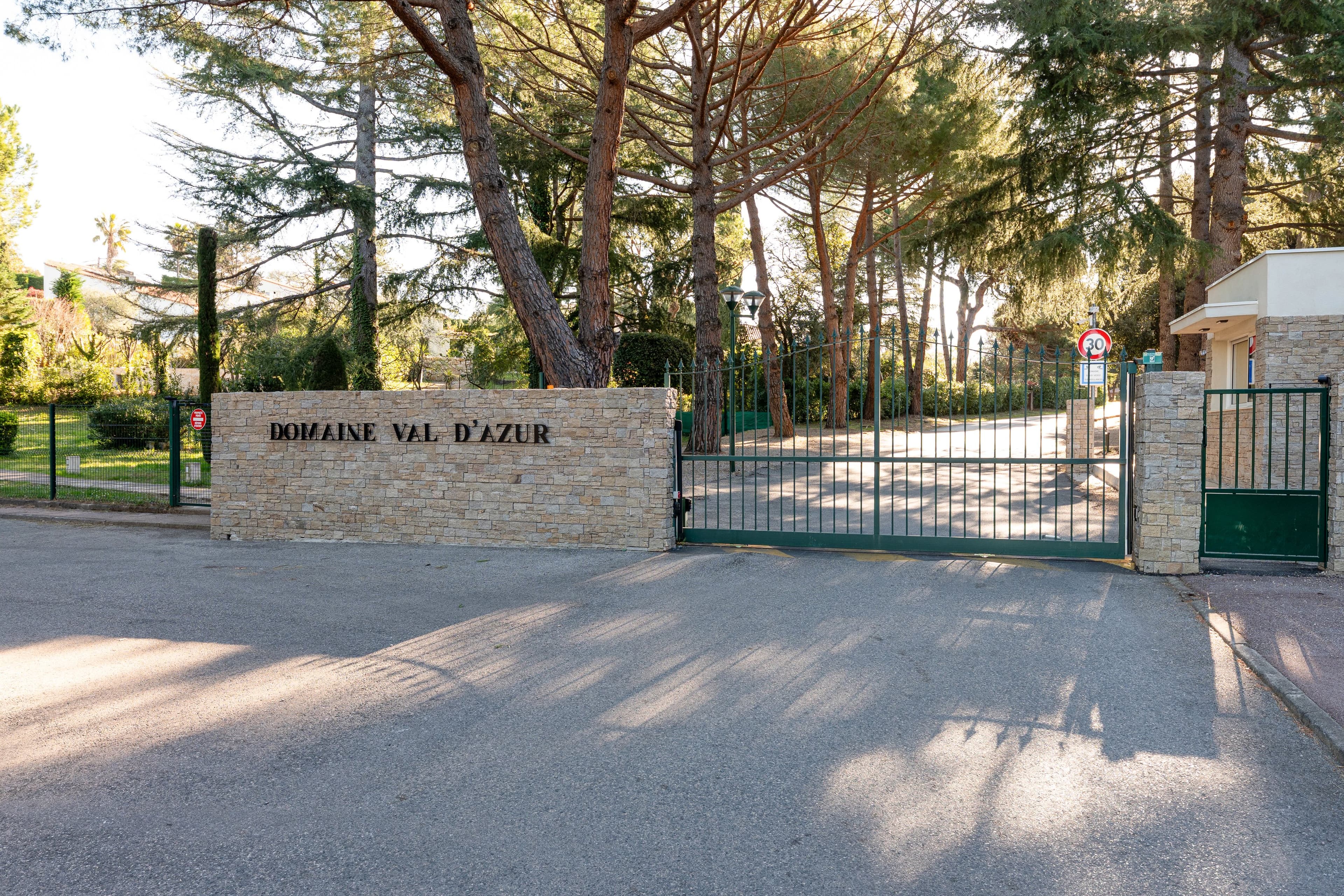 Valbonne, Côte d'Azur, France — 4-Bed Villa With Pool 3