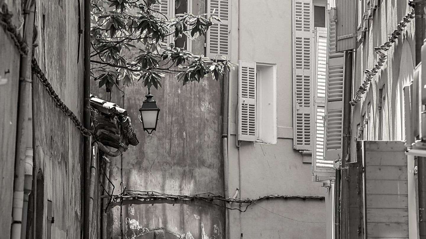 Provence street B&W